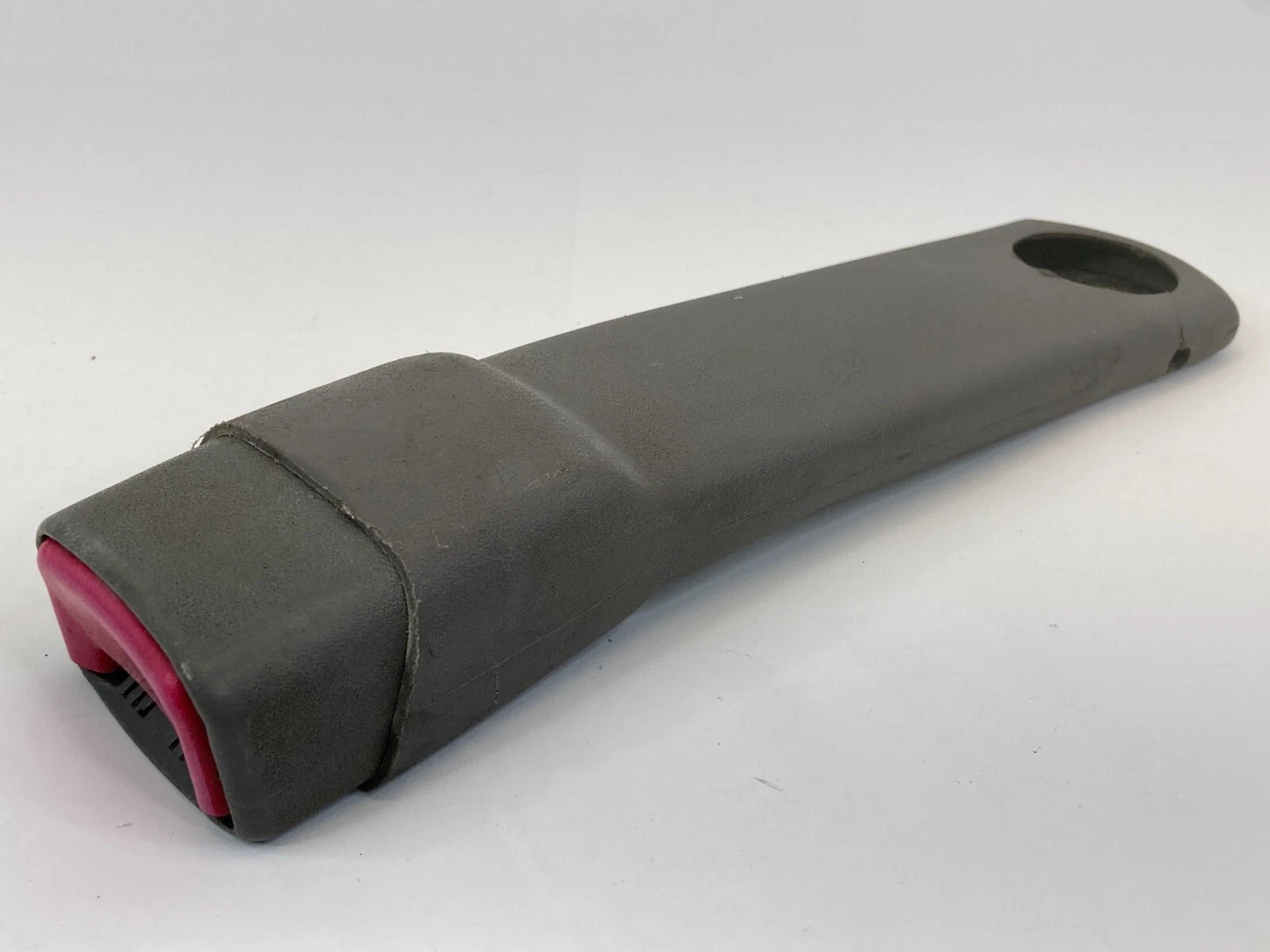 2001-2005 PONTIAC AZTEK FRONT RIGHT PASSENGER SIDE SEAT BELT BUCKLE ASSEMBLY OEM