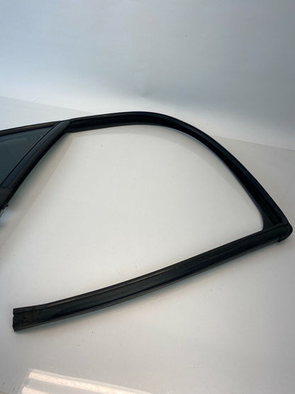 2003-2007 Cadillac CTS Rear Right Passenger Door Quarter Vent Window Glass Trim