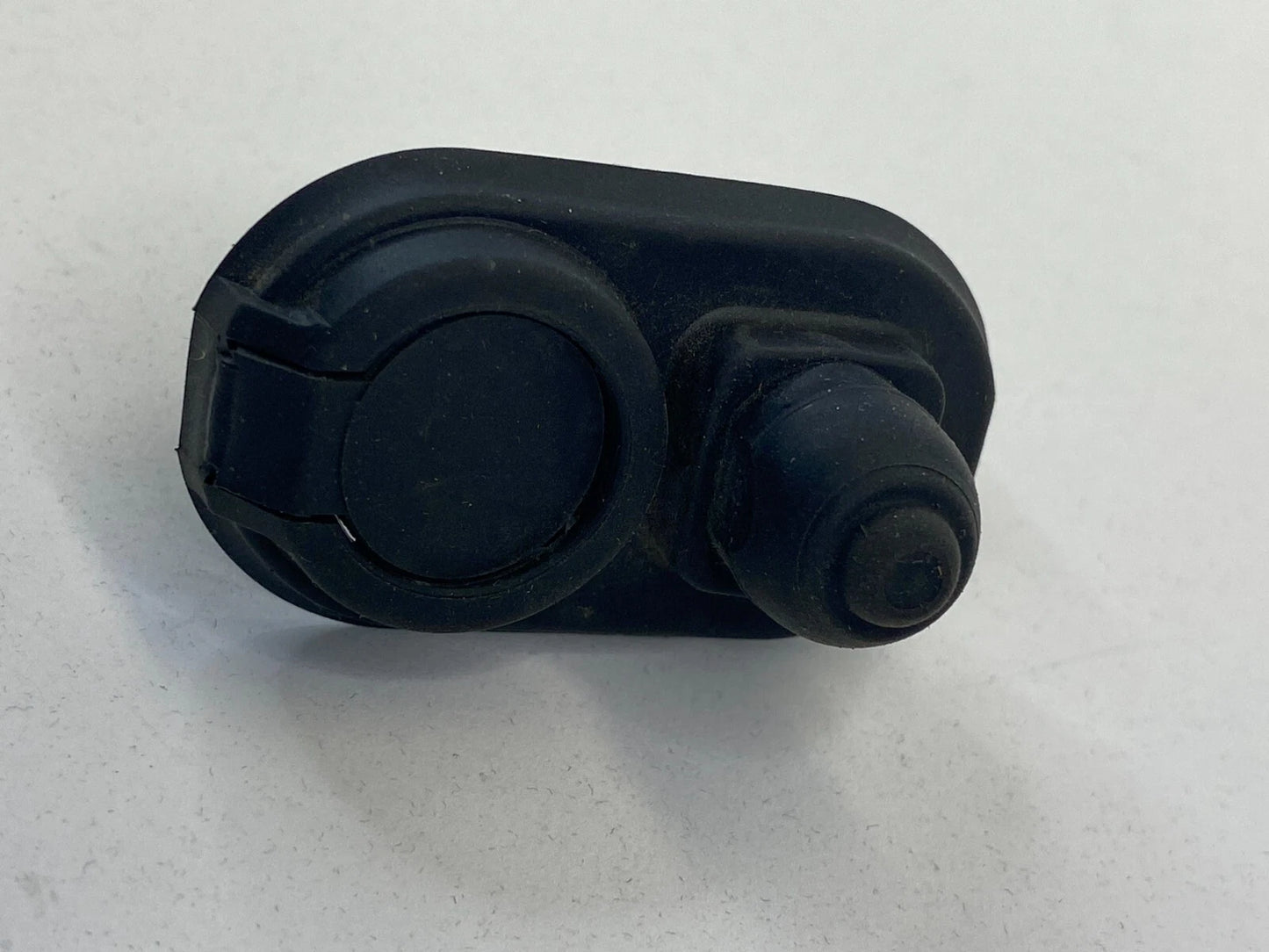 2003-2005 HONDA PILOT RIGHT PASSENGER DOOR COURTESY LAMP JAMB AJAR SWITCH OEM