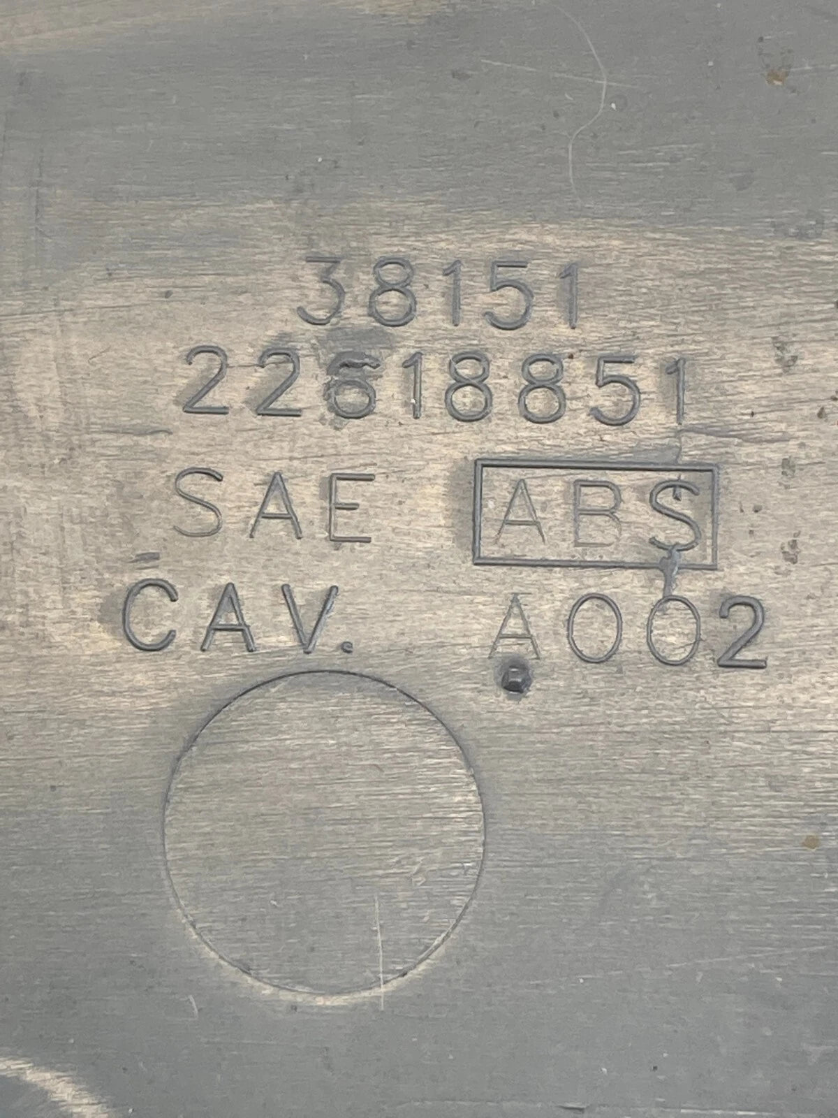 02-05 PONTIAC GRAND AM FRONT LEFT SIDE DASH FUSE BOX END CAP TRIM COVER 22618851