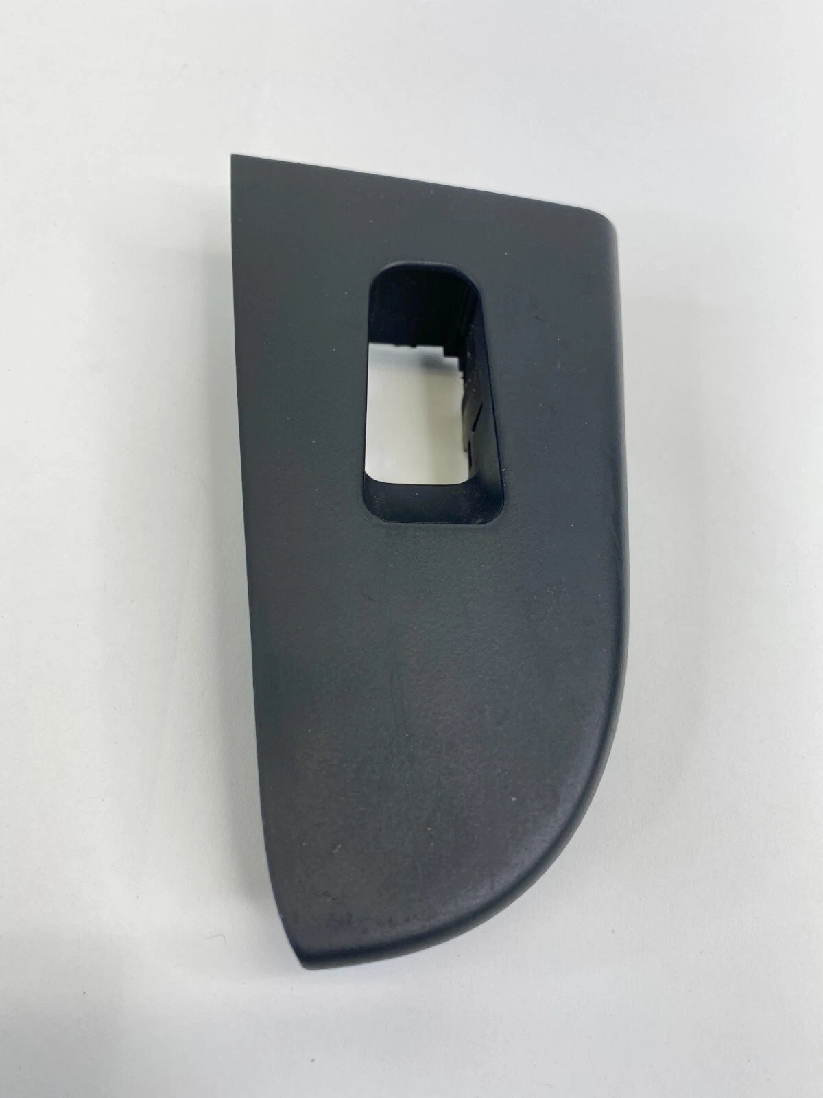 2007-2010 HYUNDAI ELANTRA REAR RIGHT DOOR WINDOW SWITCH TRIM COVER 93580-2H100