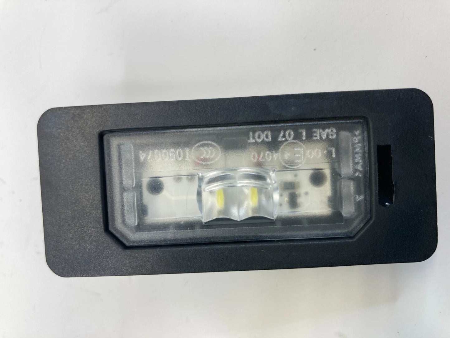 2007 2008 BMW 328XI SEDAN REAR TRUNK LICENSE PLATE LIGHT LAMP OEM