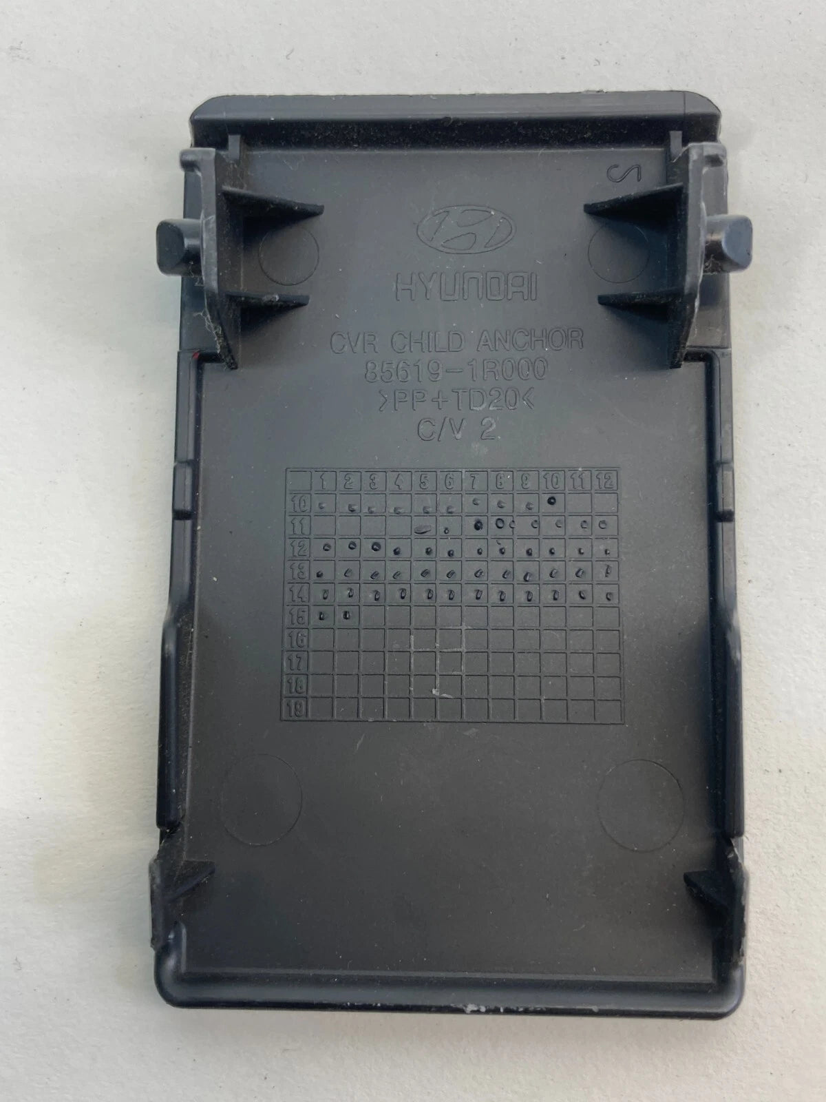 2012-2017 HYUNDAI ACCENT REAR SEAT CHILD SAFETY ANCHOR HOOK COVER TRIM BEZEL OEM