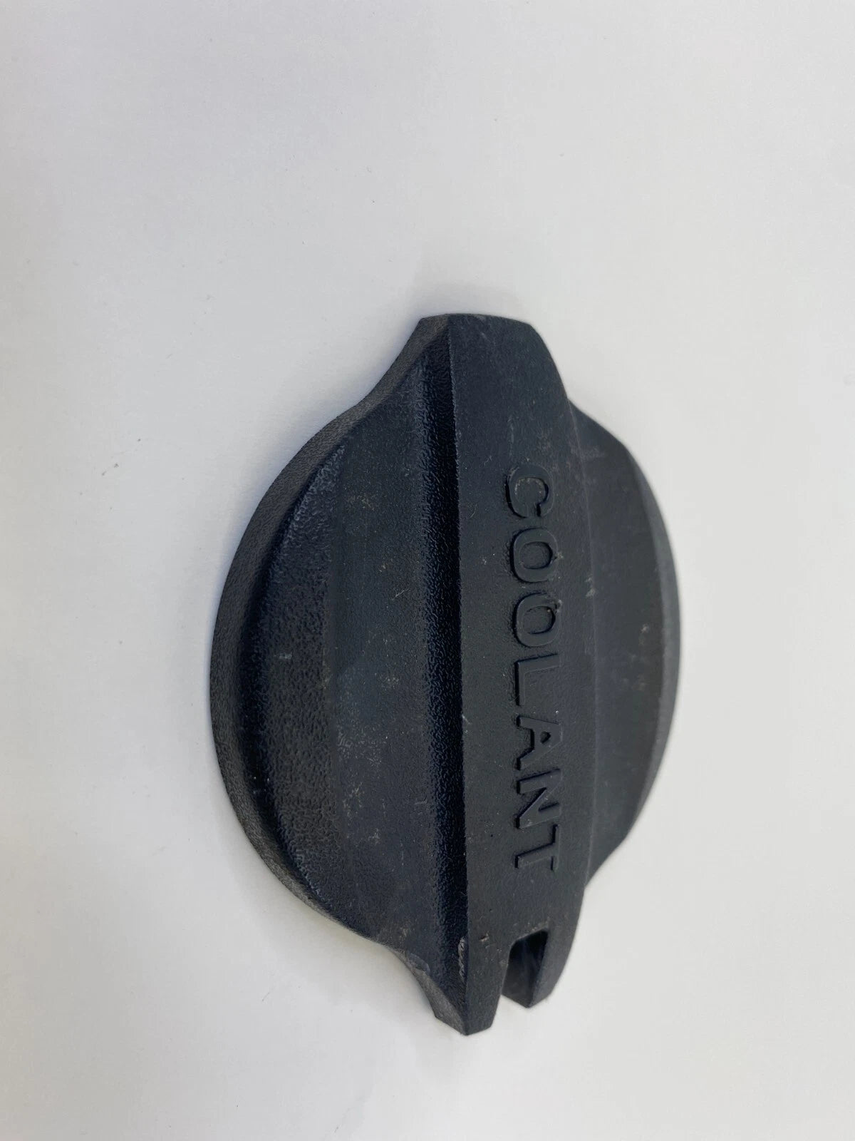 13-18 HYUNDAI SANTA FE SPORT RADIATOR ENGINE COOLANT RESERVOIR TANK CAP COVER