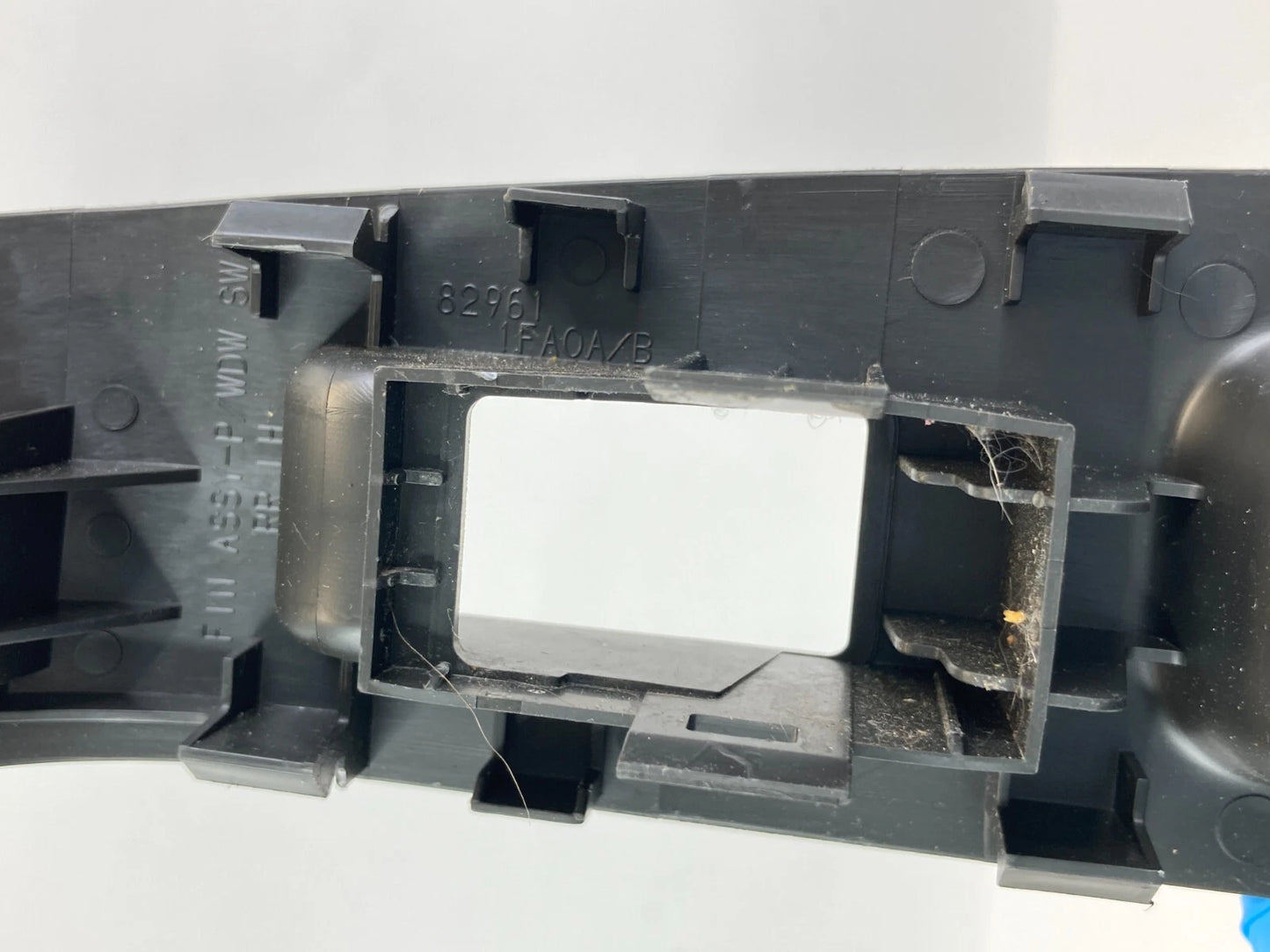 09-14 NISSAN CUBE REAR LEFT DRIVER DOOR WINDOW SWITCH COVER TRIM OEM 829611FA0A