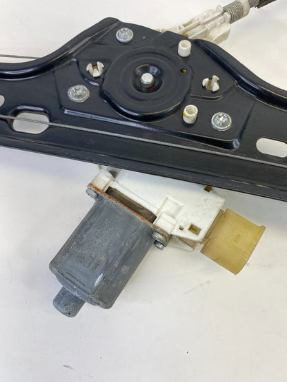 2006 BMW 330xi 330i Front Right Door Power Window Regulator Motor 0130822227