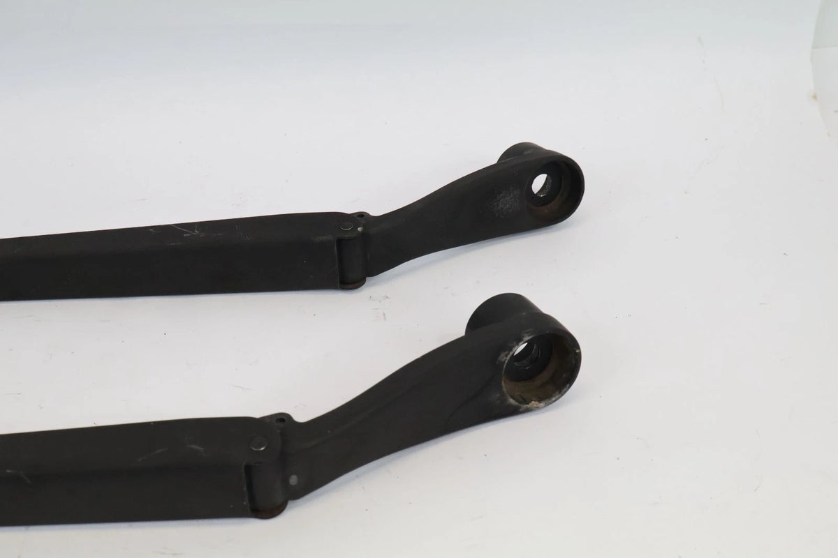 2006-2011 HYUNDAI ACCENT SEDAN FRONT WINDSHIELD WIPER ARMS PAIR SET RH & LH OEM