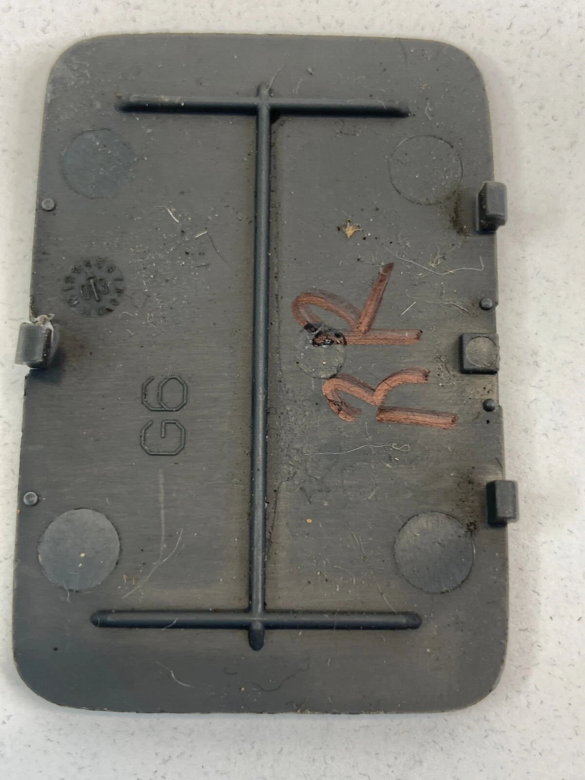 03-05 HONDA PILOT REAR RIGHT SIDE INTERIOR DOOR HANDLE SCREW BEZEL TRIM COVER