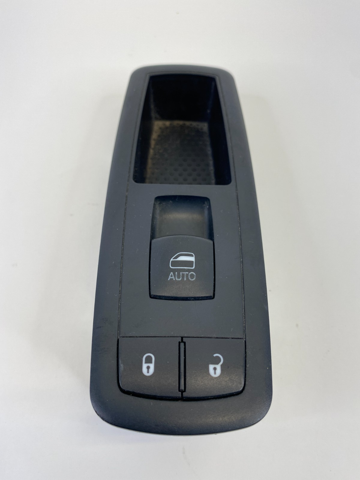 12-16 Chrysler Town & Country Front Right Side Door Window Switch 68110865AA OEM