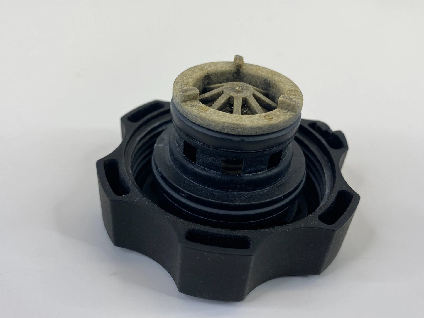 2013-2016 CHEVROLET CHEVY SPARK RADIATOR COOLANT RESERVOIR TANK CAP COVER OEM