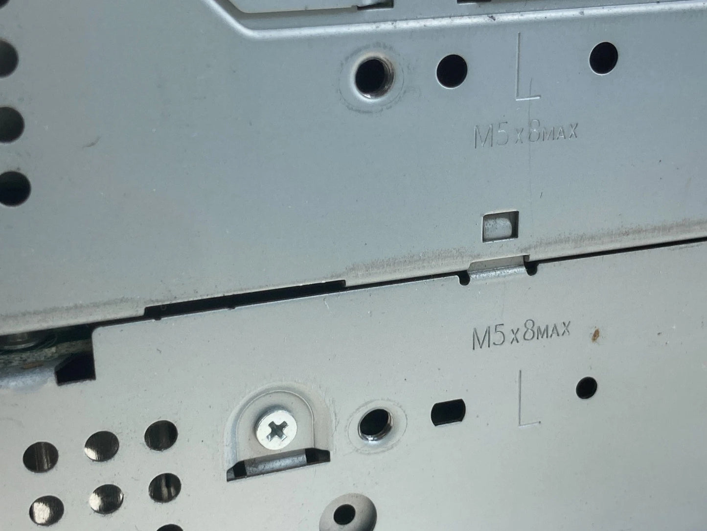 2005-2007 INFINITI G35 SEDAN AM FM 6 DISC CD PLAYER RADIO UNIT FF012025A1 OEM