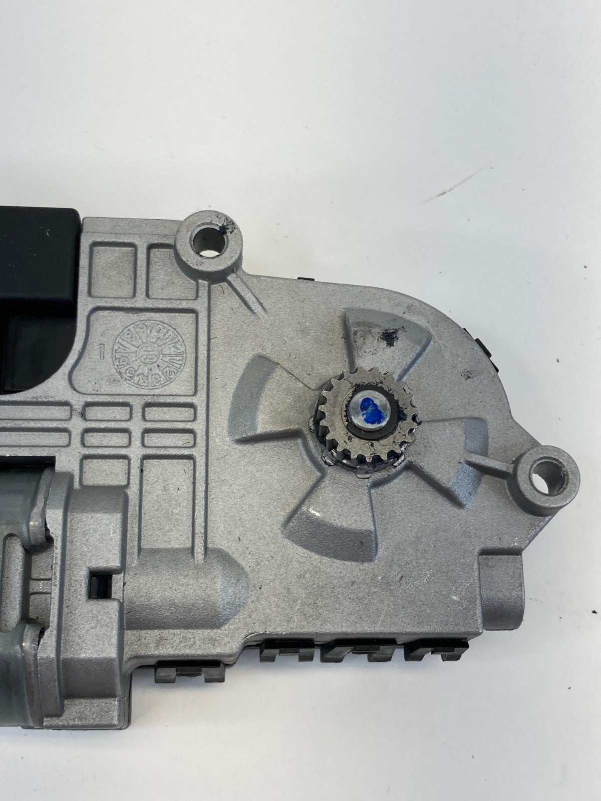 2011 Buick Regal 2014-2016 Buick LaCrosse Sunroof Sun Roof Motor 13322329 OEM