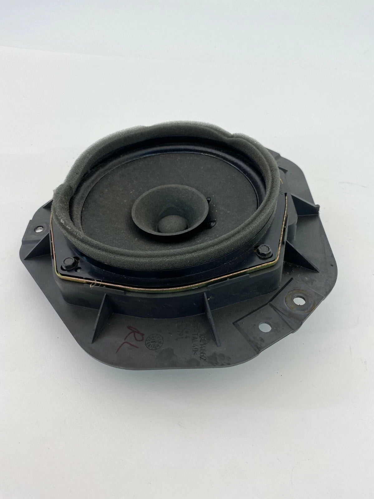 2002-2007 BUICK RENDEZVOUS REAR LEFT DOOR AUDIO SPEAKER SOUND SYSTEM 15223476