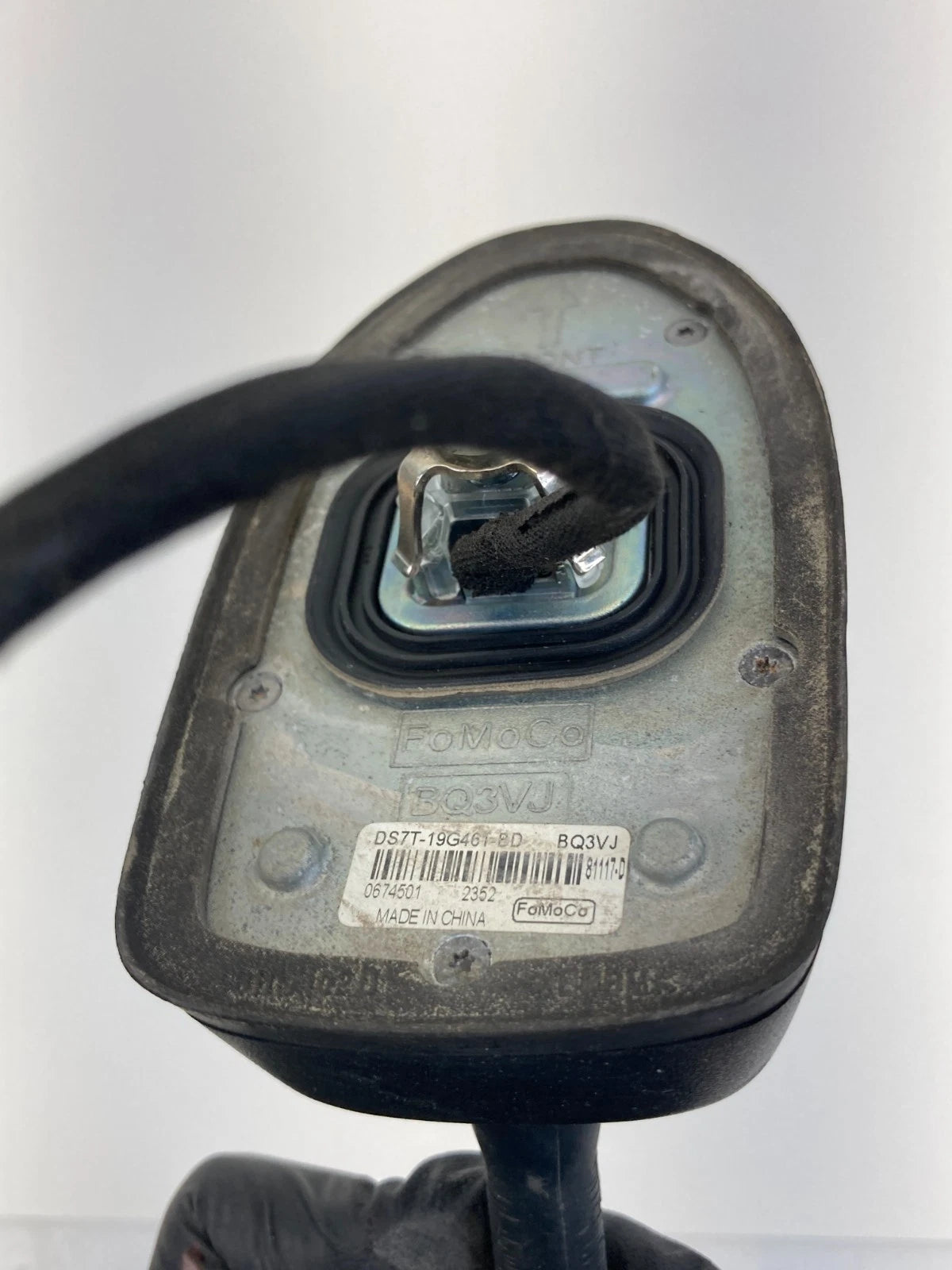 2013-2016 FORD ESCAPE FUSION ROOF MOUNT RADIO ANTENNA BASE MAST DS7T-19G461-BD