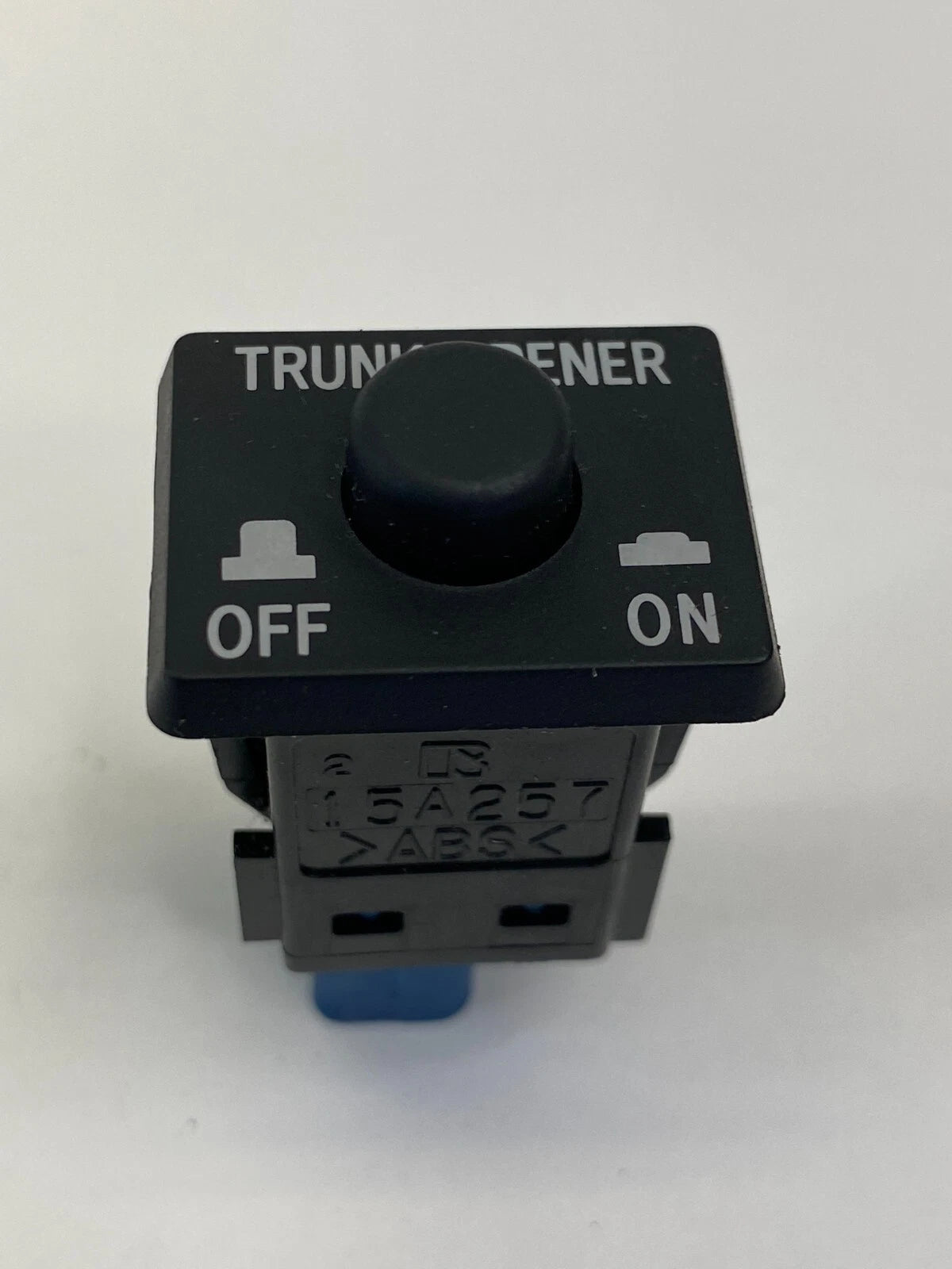 03-05 MAZDA6 MAZDA 6 SEDAN TRUNK LID OPENER LID BUTTON CONTROL SWITCH 15A257 OEM