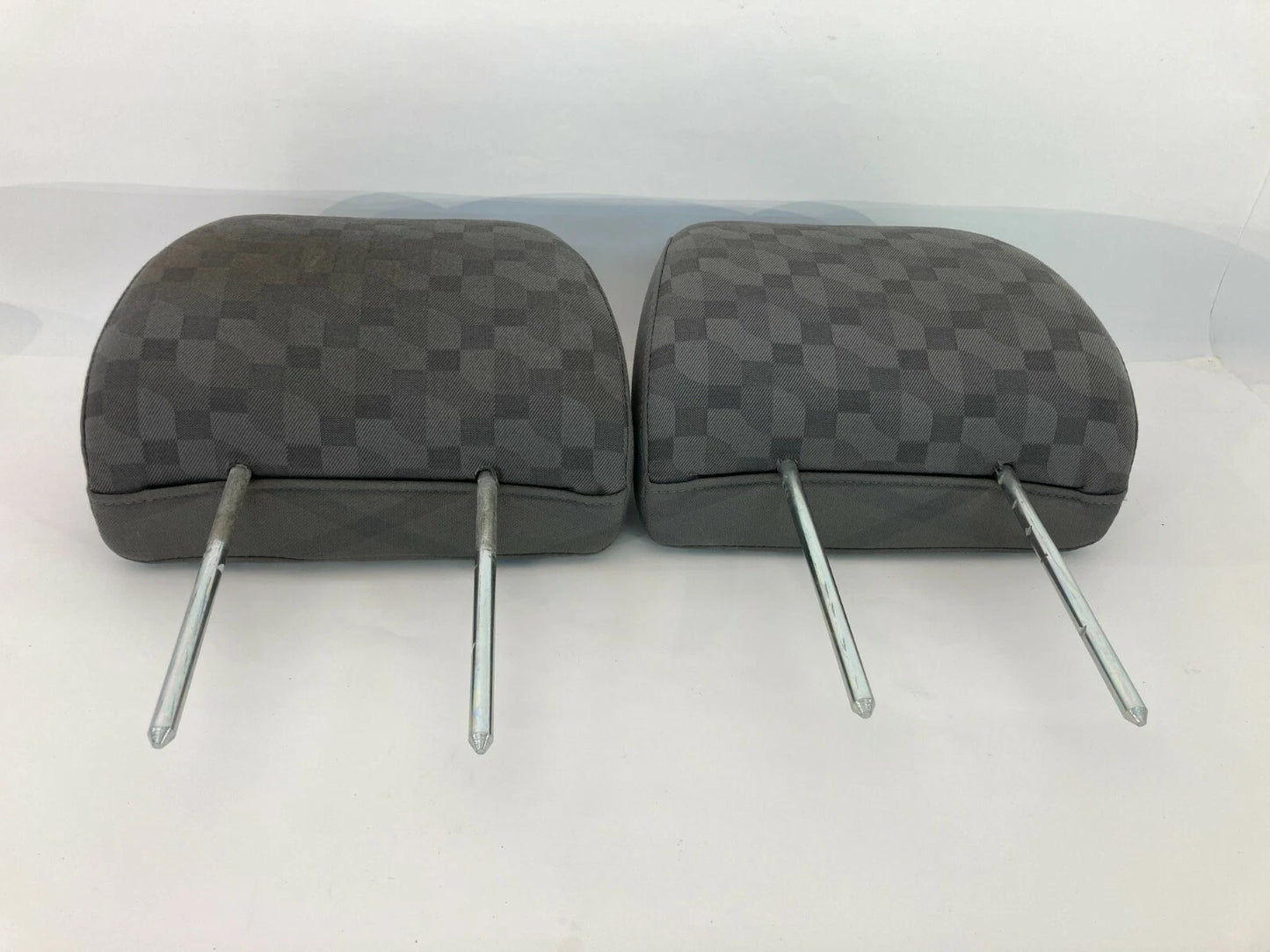 2008 2009 CHEVROLET EQUINOX FRONT DRIVER & PASSENGER HEADREST HEAD REST PAIR OEM
