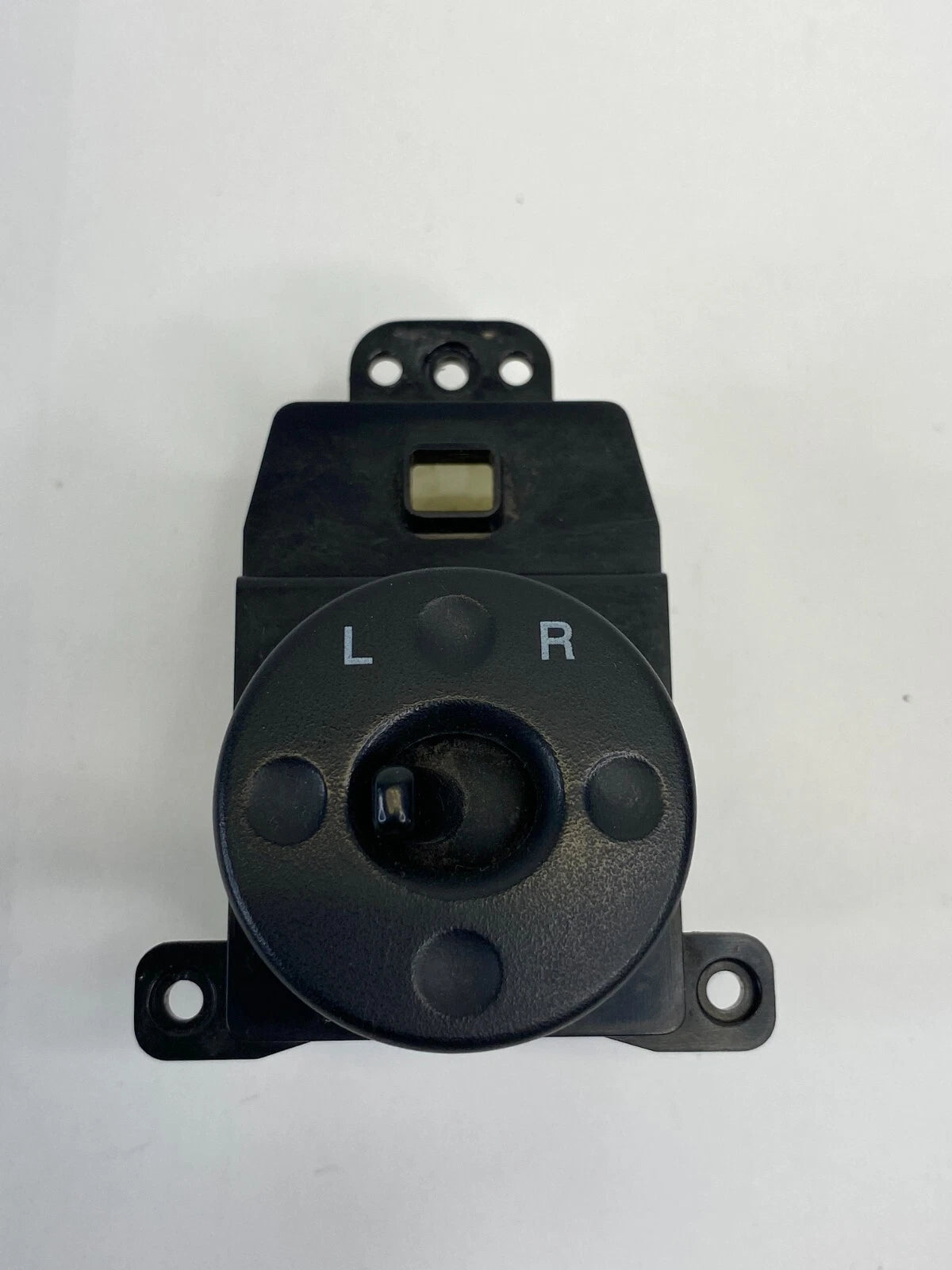 06-08 HYUNDAI ACCENT SEDAN SIDE VIEW DOOR MIRROR CONTROL SWITCH 202005064 OEM