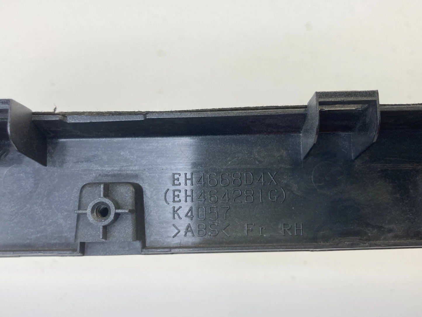 2010-2012 MAZDA CX-7 CX7 FRONT RIGHT SIDE DOOR PULL HANDLE COVER TRIM PANEL OEM