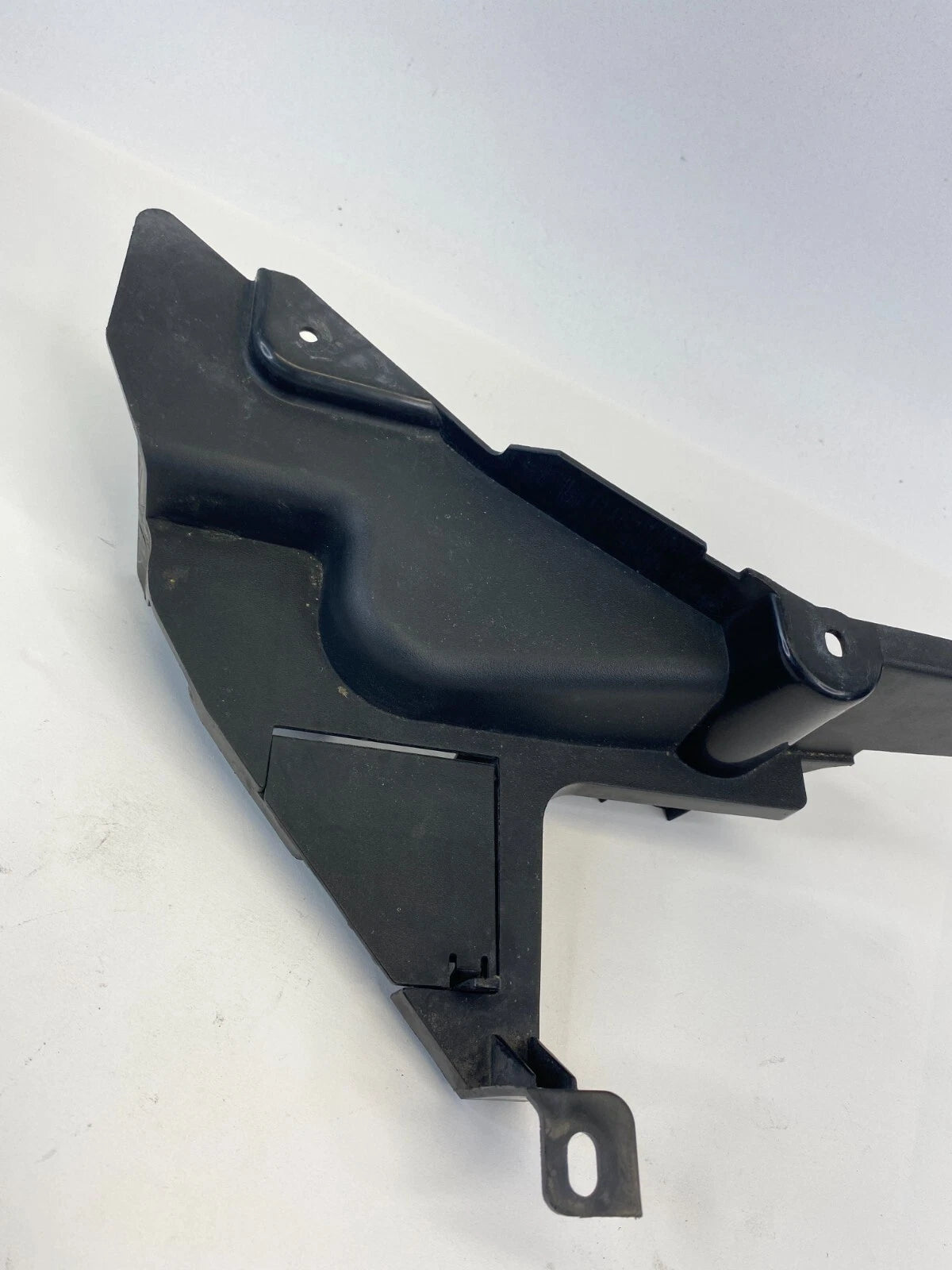 2004-2009 MAZDA 3 AIR INTAKE CLEANER RESONATOR DUCT BOX HOUSING ASSEMBLY OEM