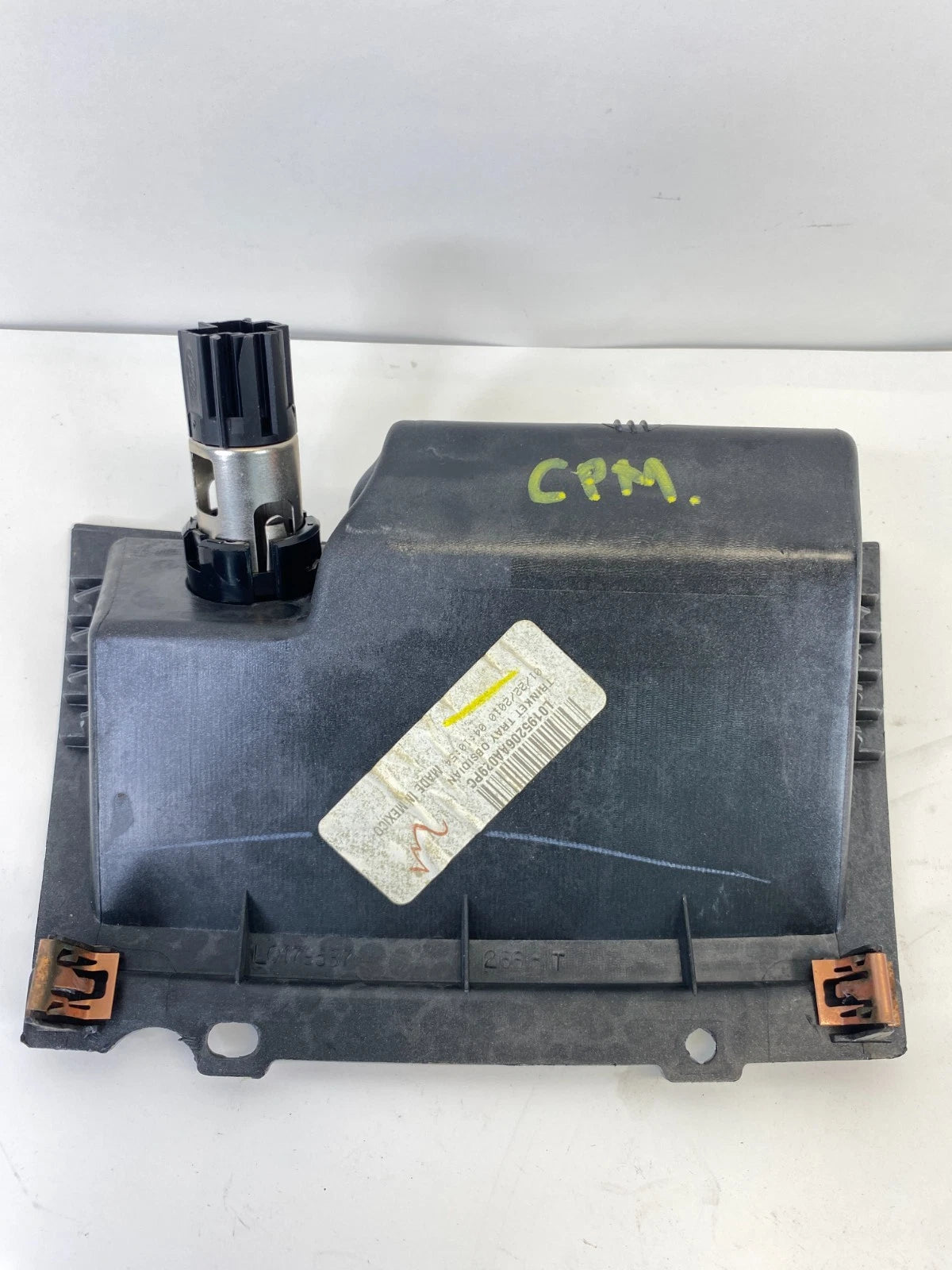 10-12 FORD FUSION CENTER CONSOLE STORAGE TRAY POWER OUTLET OEM L0195206AA029PC