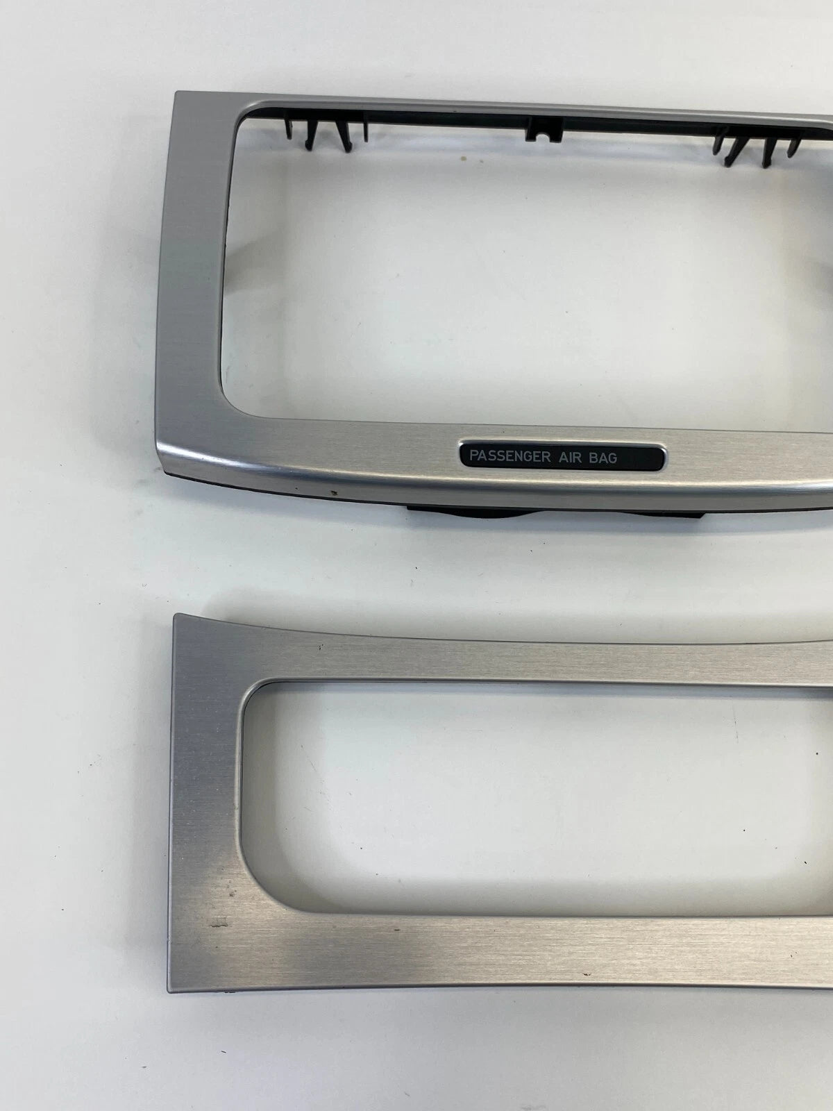 2009-2011 VW CC CENTER DASHBOARD RADIO INTERIOR BEZEL TRIM COVER PANEL FRONT OEM
