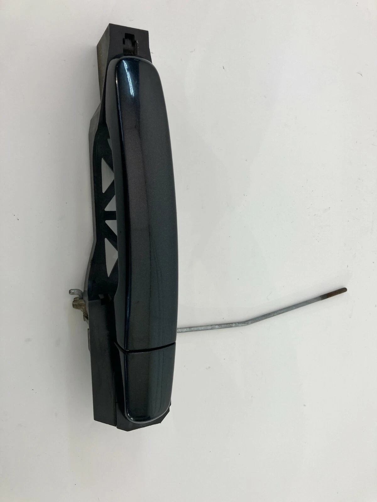 2007-2009 SATURN AURA FRONT RIGHT PASSENGER SIDE EXTERIOR DOOR HANDLE ASSEMBLY