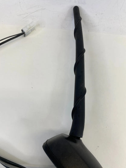 2008-2010 SATURN VUE ROOF TOP MOUNT RADIO ANTENNA BASE MAST 25841607 OEM