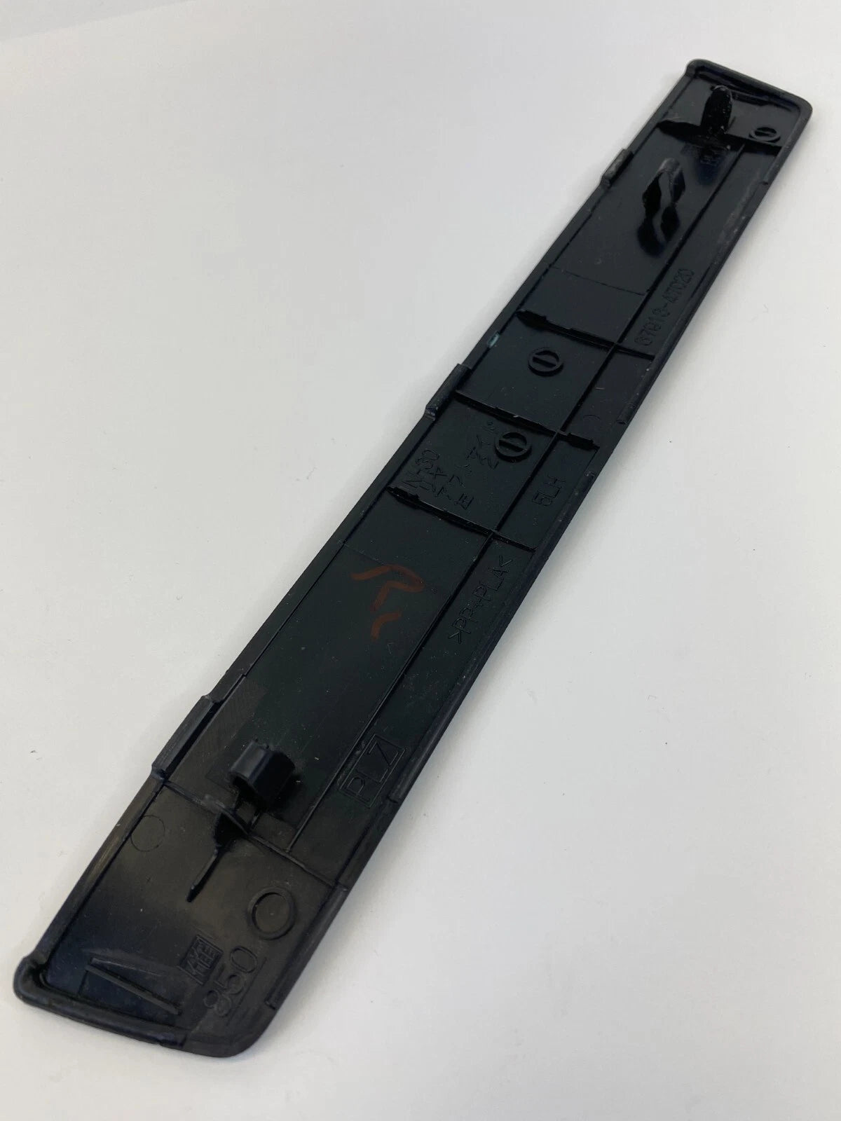10-15 TOYOTA PRIUS REAR LEFT SIDE DOOR SCUFF PLATE STEP TRIM PANEL 67916-47020