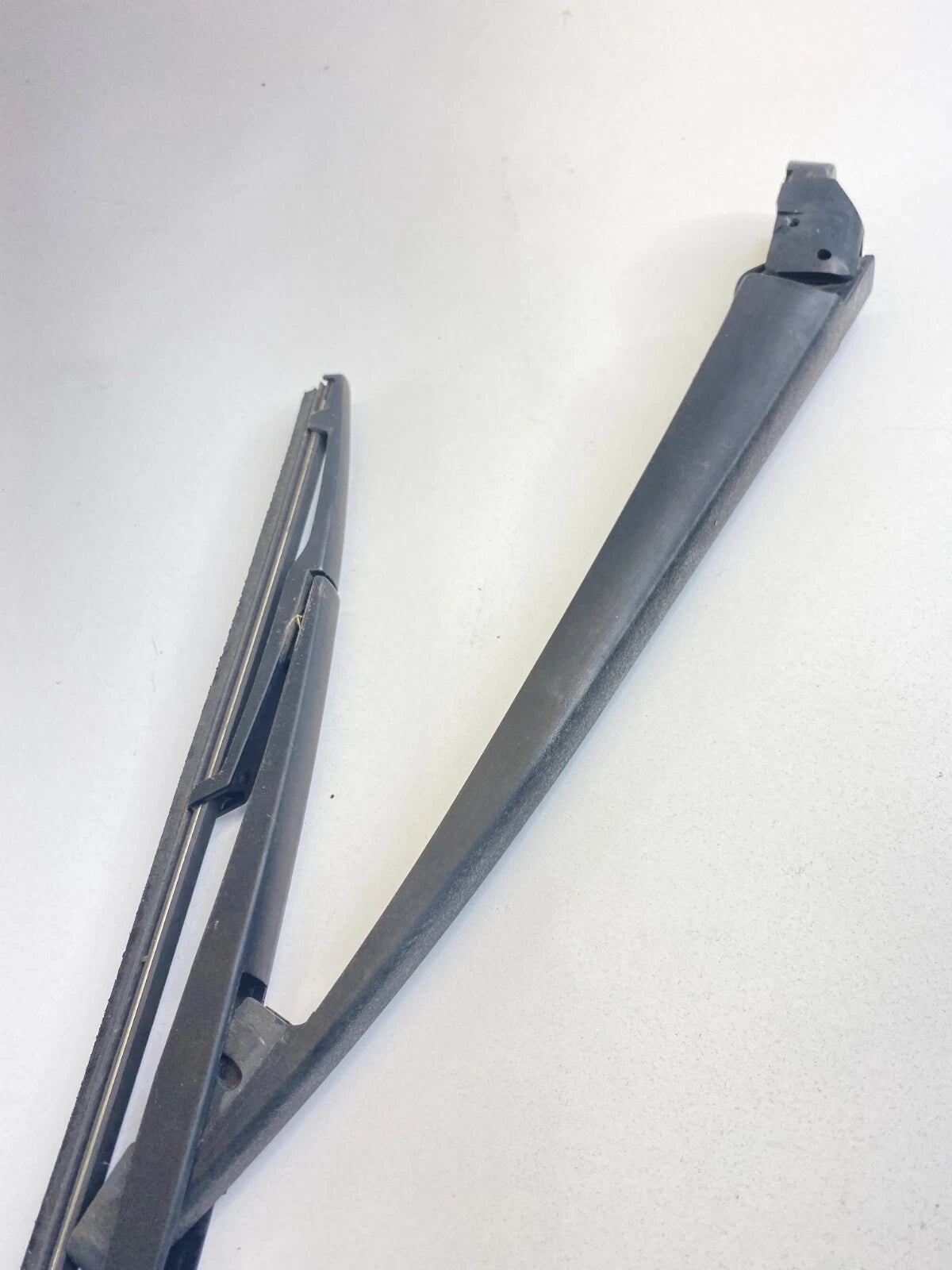 2005-2011 HONDA ODYSSEY SPORT REAR BACK GLASS WIPER WASHER ARM ASSEMBLY OEM