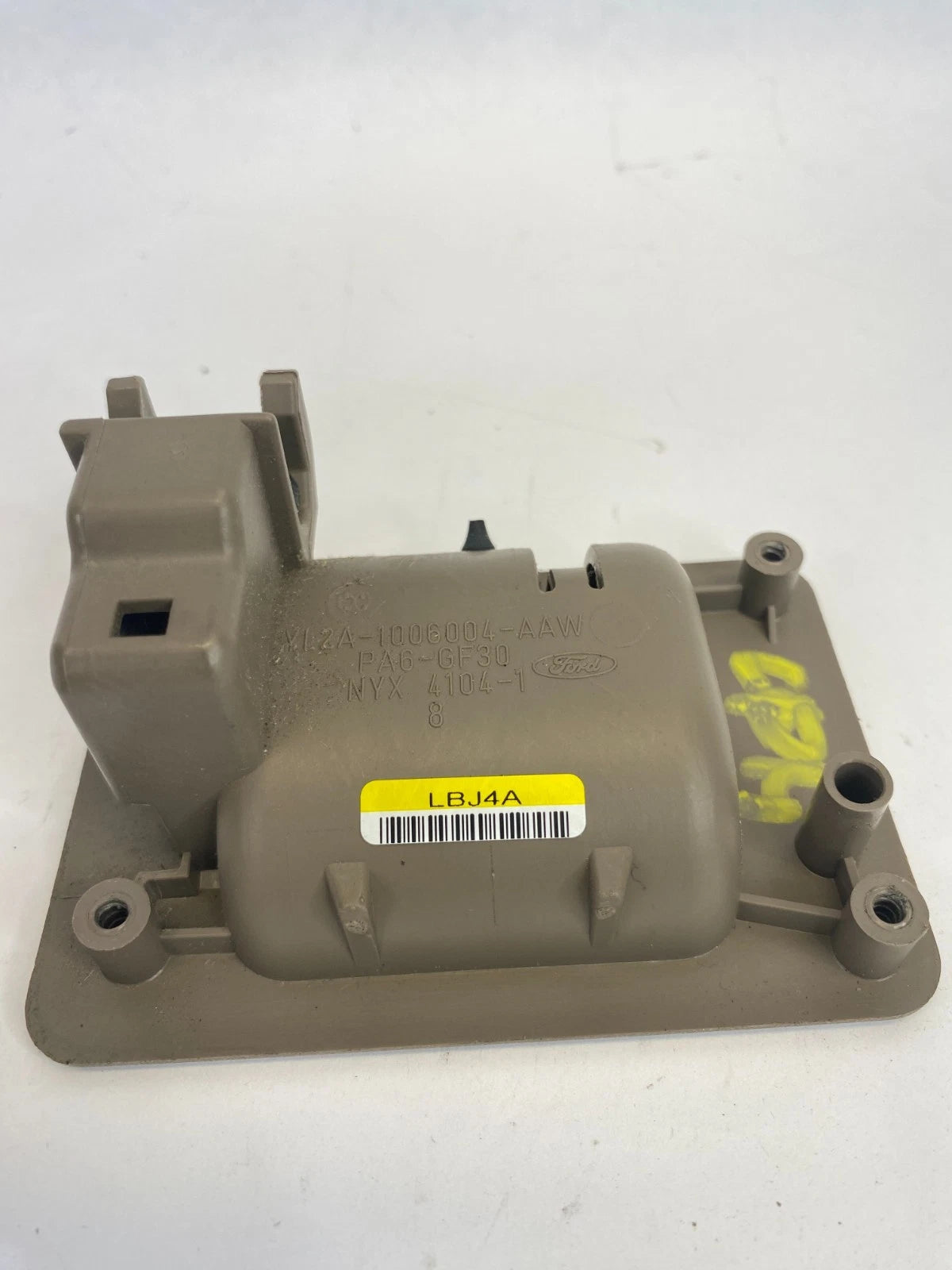 2002-2005 FORD EXPLORER MOUNTAINEER GLOVE BOX DOOR HANDLE LATCH YL2A1006004AAW