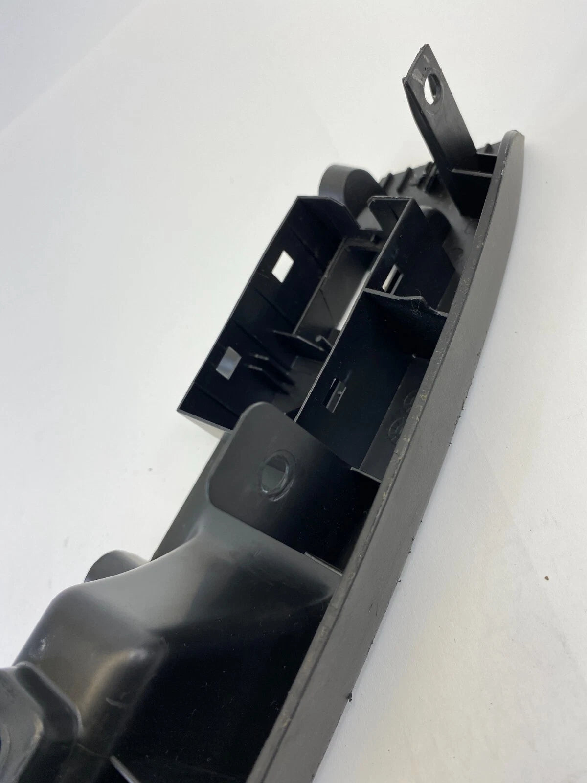 2011-2016 CHEVY CRUZE REAR RIGHT PASSENGER WINDOW SWITCH BEZEL DOOR 877569434