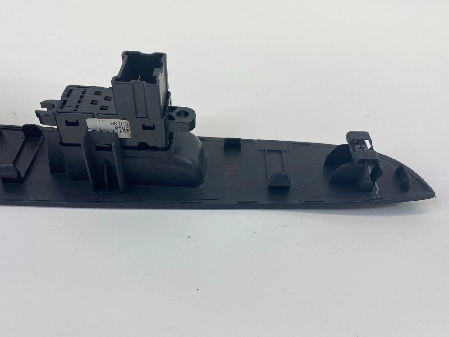 2007-2012 NISSAN SENTRA REAR LEFT SIDE DOOR WINDOW CONTROL SWITCH OEM 82961ET000