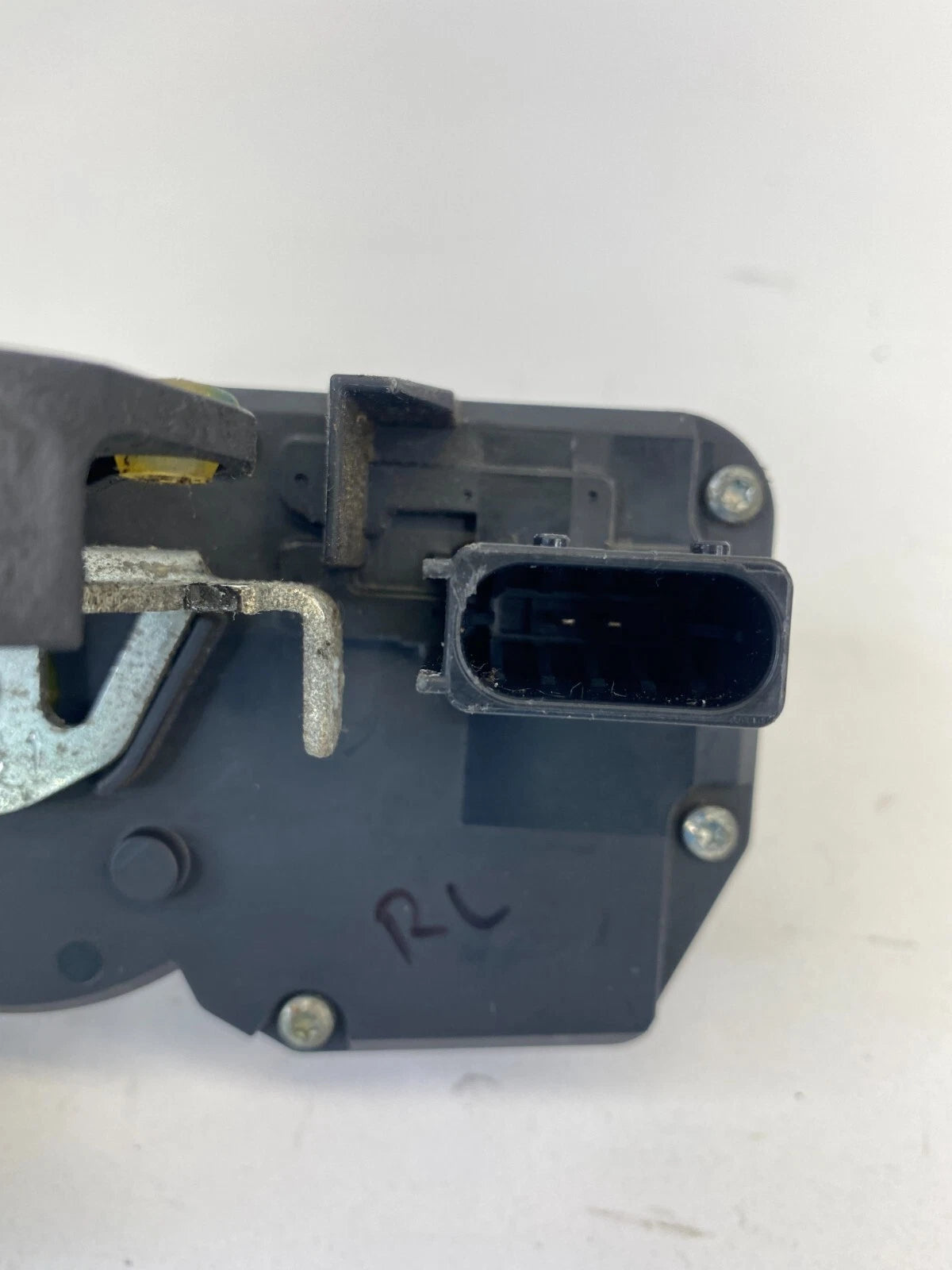 2002-2005 SATURN VUE REAR LEFT DOOR LOCK LATCH RELEASE ACTUATOR 15253152 OEM
