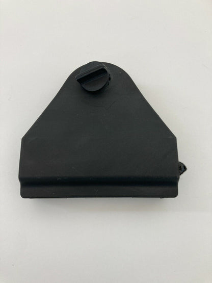 1999-2002 Audi A4 98-04 Audi A6 Rear Trunk Warning Road Hazard Triangle Holder