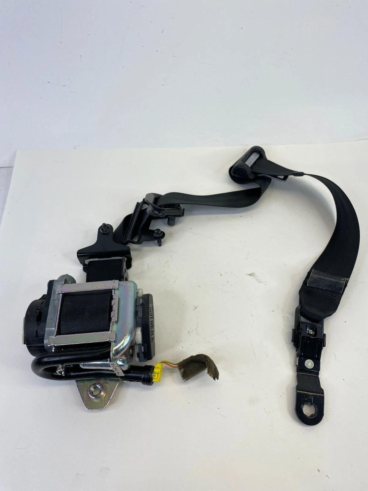 2012-2018 Volvo S60 Front Right Passenger Side Seat Belt Retractor 616156000 OEM