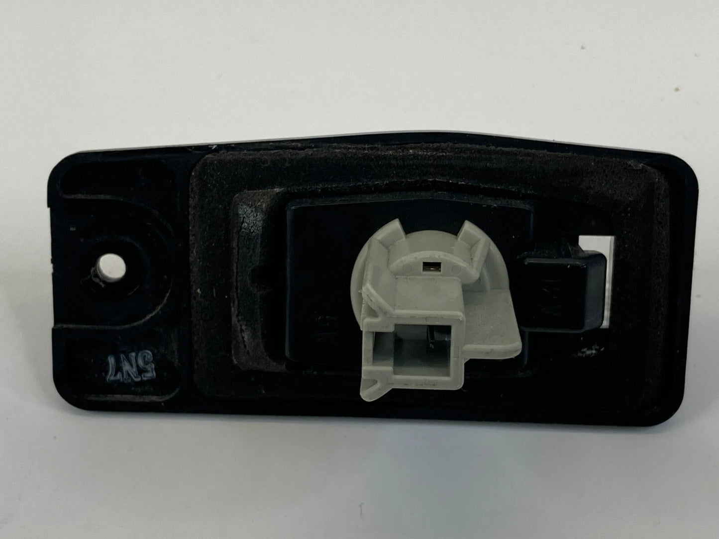 2002-2006 NISSAN ALTIMA SEDAN REAR TRUNK LICENSE LIGHT PLATE LAMP
