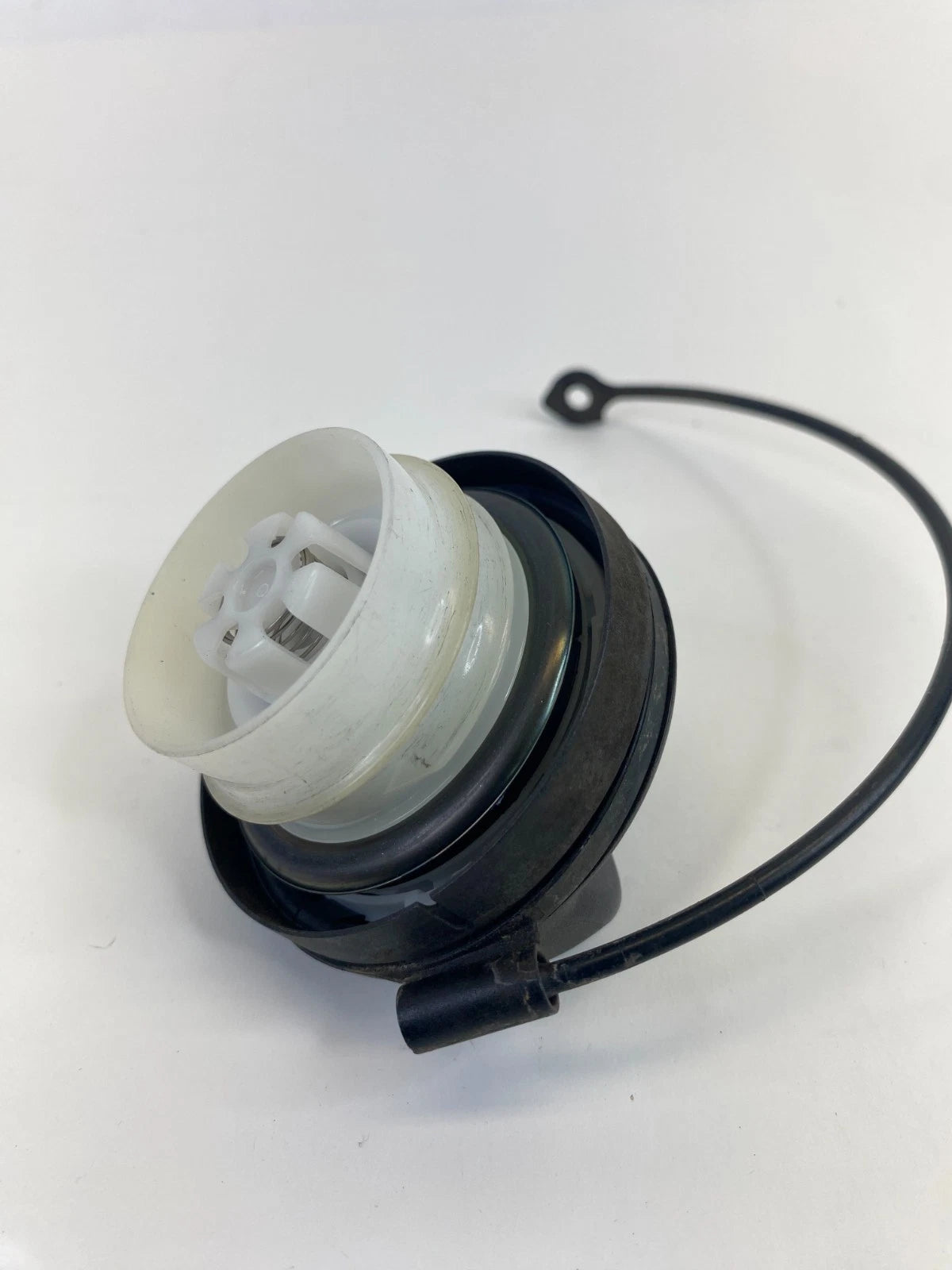 2014-2019 Nissan Versa Note 13-18 Altima Fuel Gas Tank Filler Door Lid Cap OEM