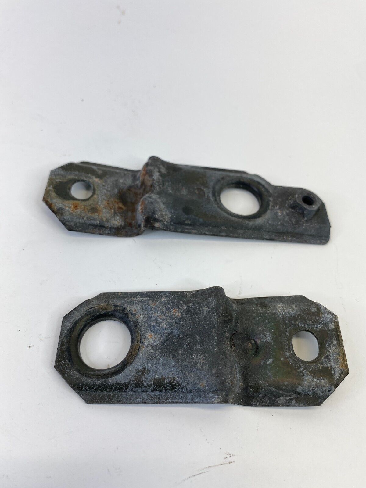 1996-2004 Nissan Pathfinder Upper Radiator Support Bracket Pair Set Assy OEM