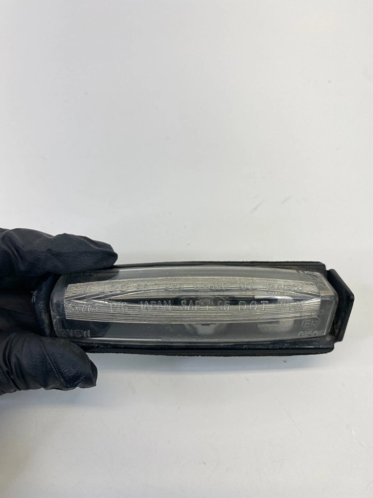 1998-2005 LEXUS GS300 REAR TRUNK LICENSE PLATE LIGHT LAMP TRIM PANEL OEM