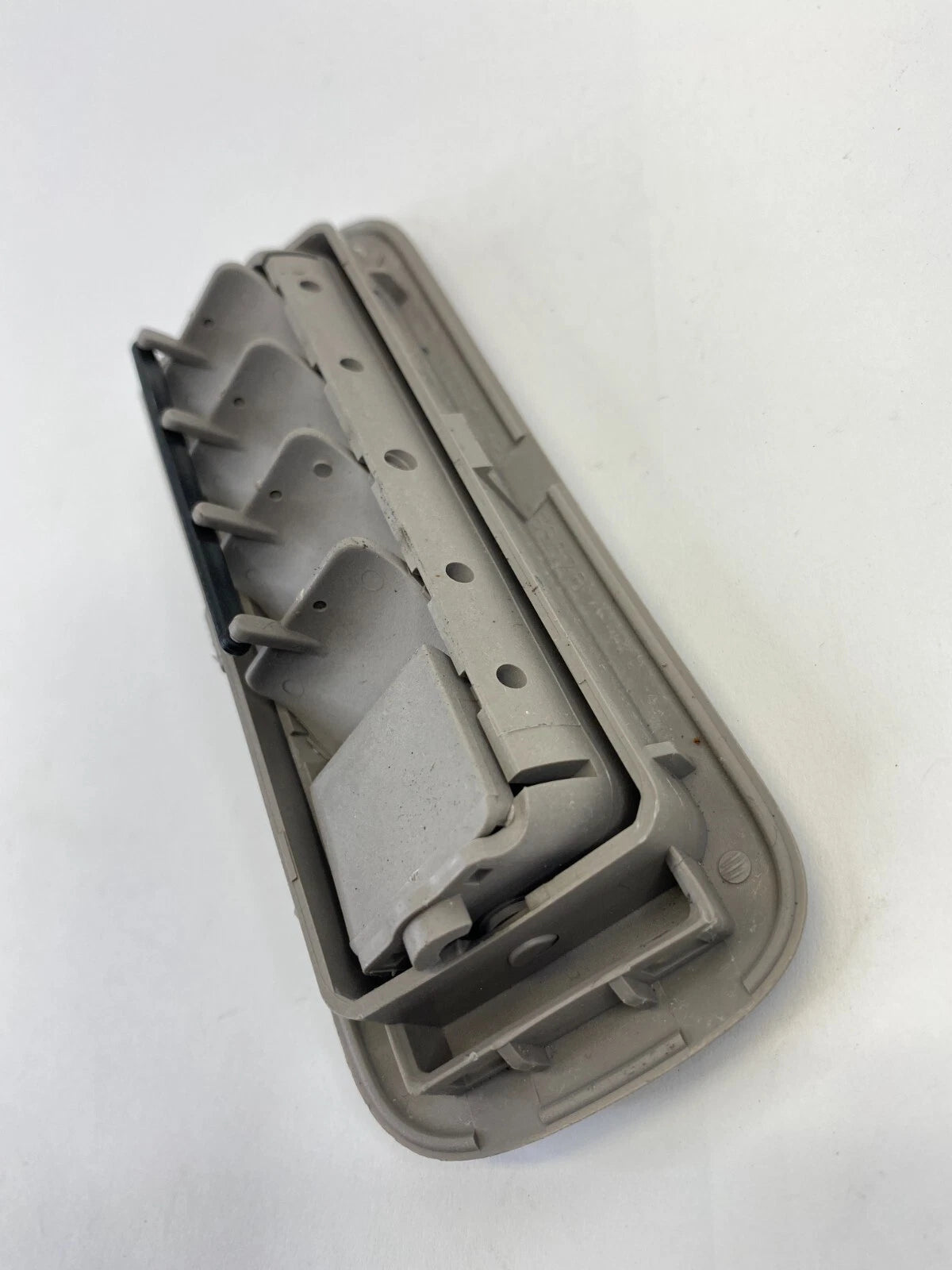 2001-2004 TOYOTA SEQUOIA THIRD ROW LEFT SIDE OVERHEAD ROOF AC AIR VENT GRILLE