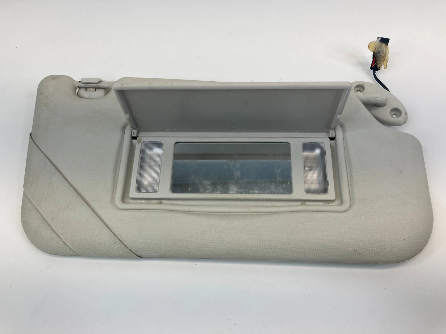 2012-2015 FORD FOCUS FRONT RIGHT PASSENGER SIDE SUN VISOR W/ ILLUMINATED OEM