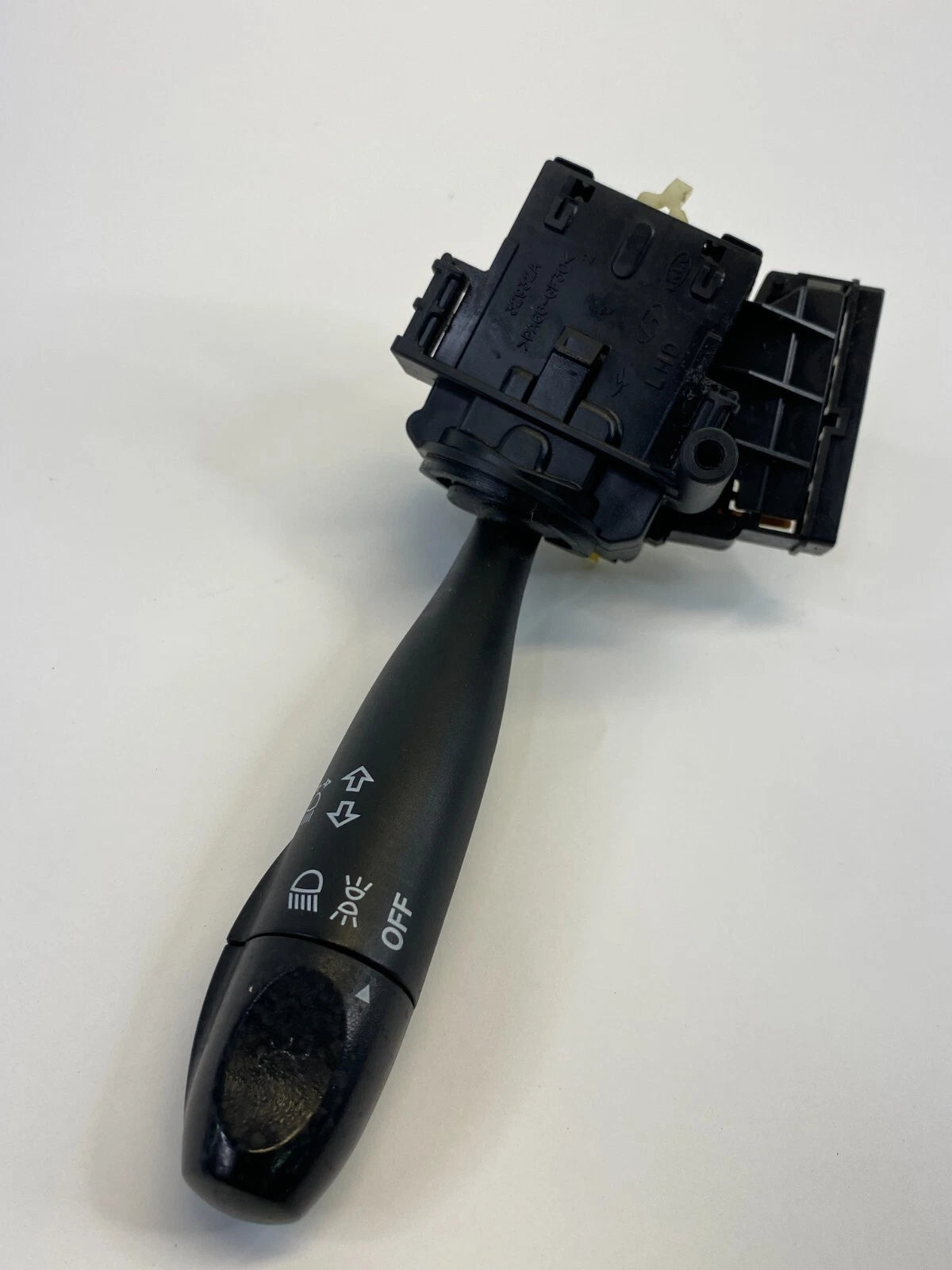 2006-2011 HYUNDAI ACCENT TURN SIGNAL HEADLIGHT COLUMN CONTROL SWITCH OEM 32932A
