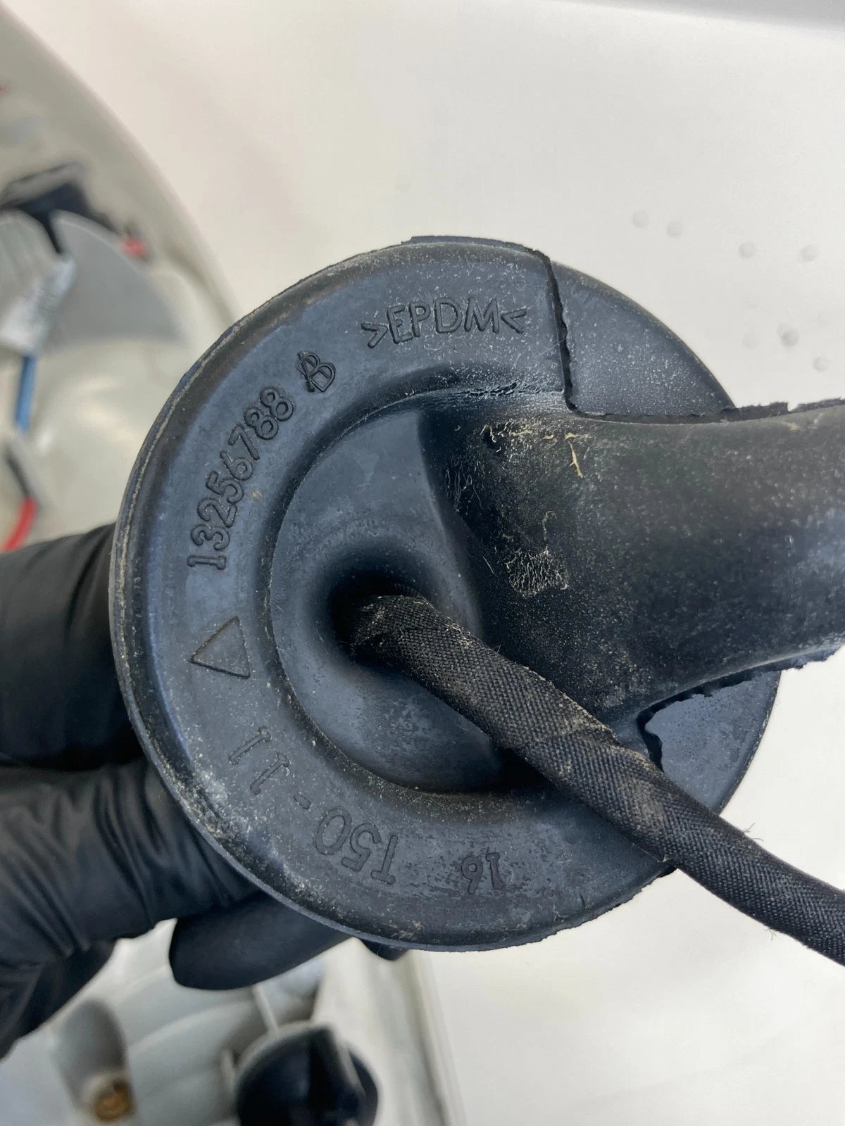 2010-2013 BUICK LACROSSE REAR LEFT DRIVER SIDE TAIL LIGHT TAILLIGHT OEM