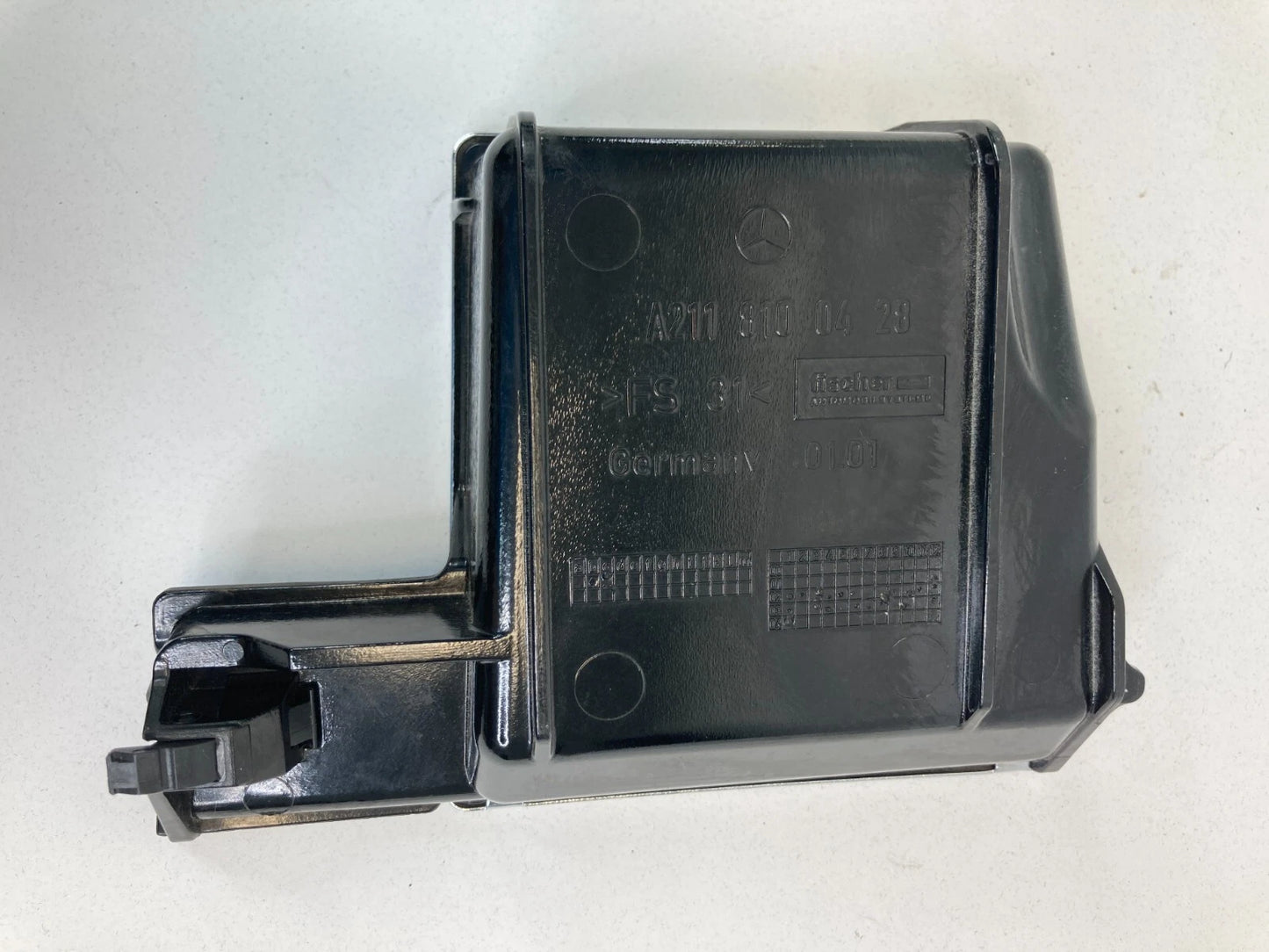 03-09 MERCEDES BENZ E320 FRONT CENTER CONSOLE COIN ASHTRAY STORAGE A2118100428