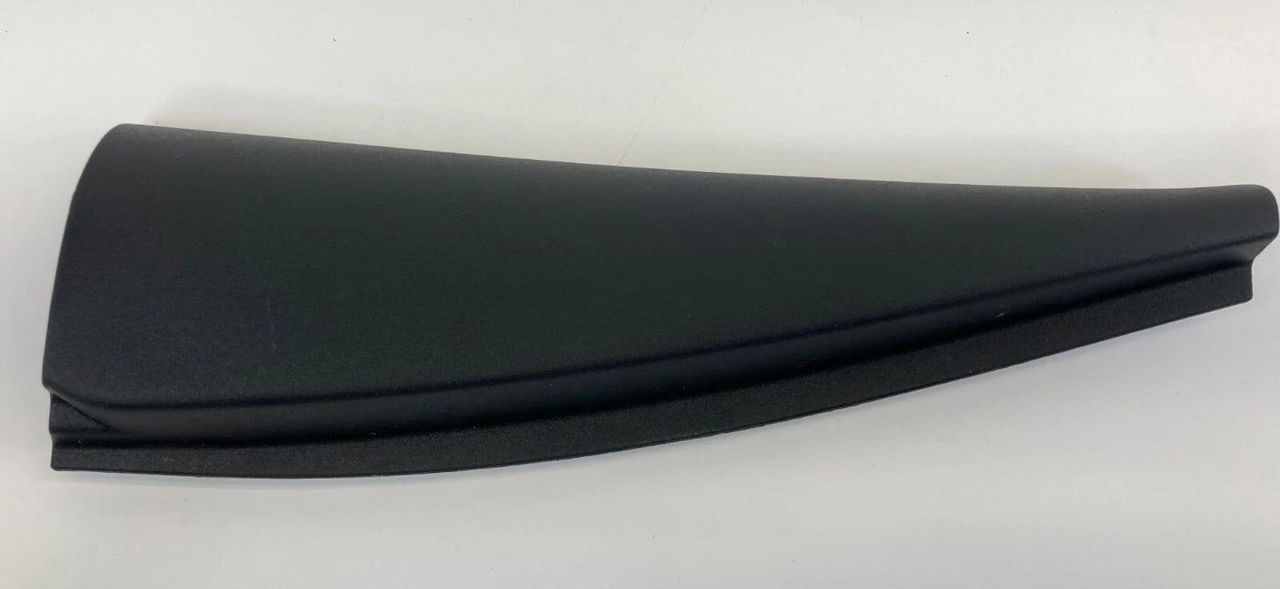 2009-2012 CHEVROLET TRAVERSE REAR RIGHT DOOR INTERIOR WINDOW CORNER TRIM COVER