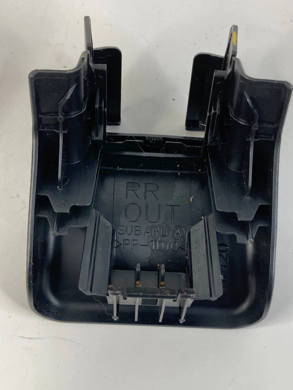 2010-2014 SUBARU LEGACY FRONT RIGHT SIDE SEAT TRACK RAIL END COVER 64115AJ000