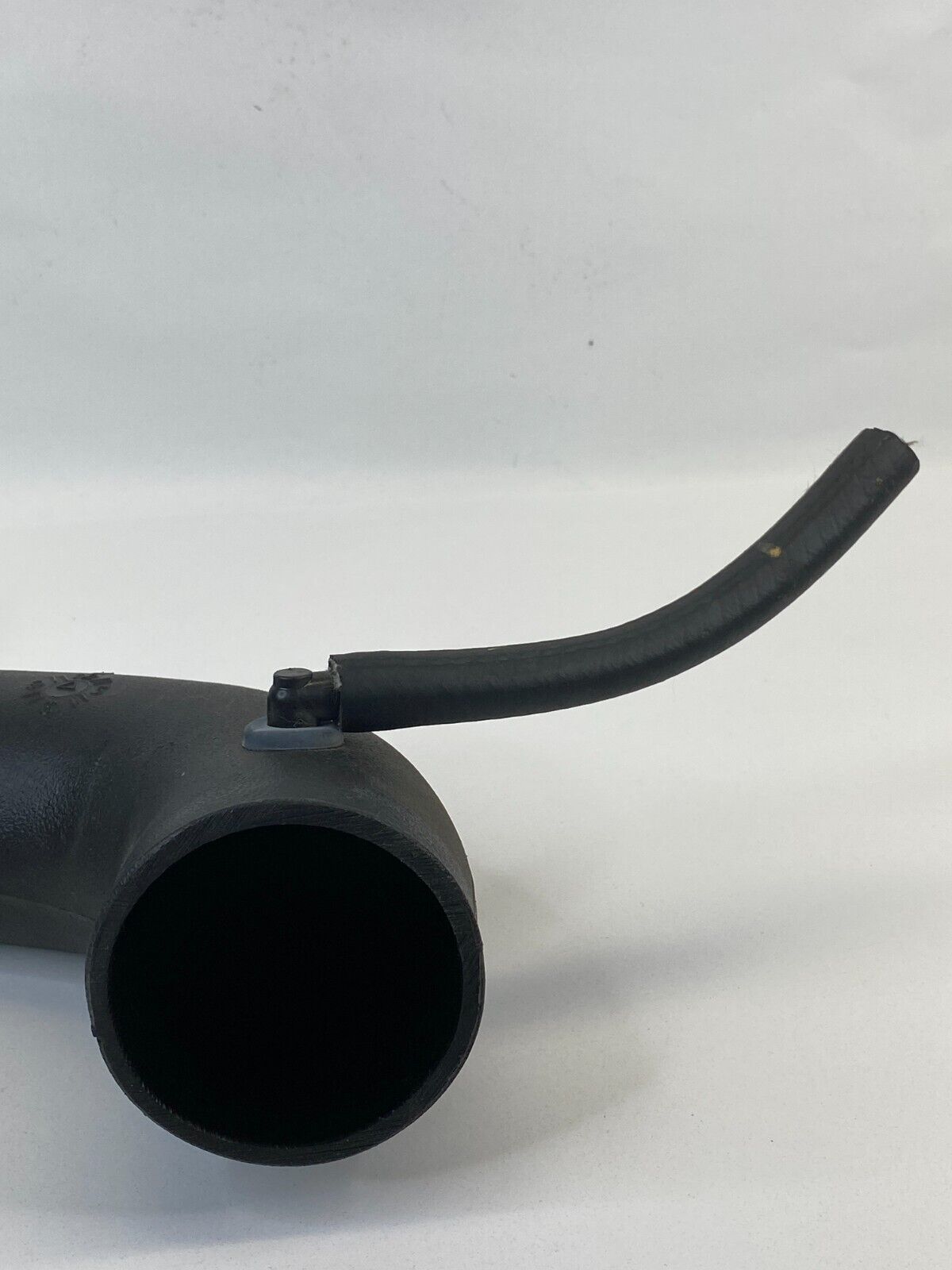 2009 Dodge Charger Air Cleaner Intake Outlet Duct Intercooler Hose Tube Pipe OEM