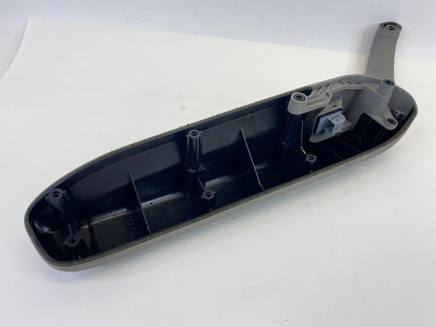 02-08 AUDI A4 FRONT RIGHT DOOR PANEL WINDOW SWITCH TRIM ARMREST OEM 8E1-867-174