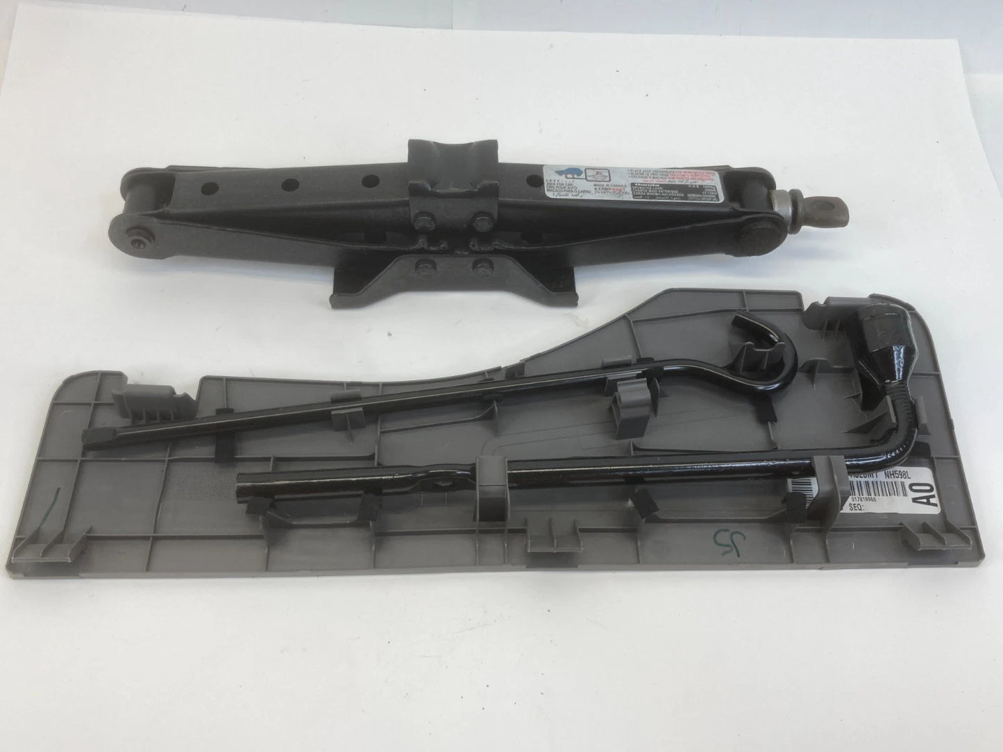 2005-2010 HONDA ODYSSEY SPARE TIRE SCISSOR JACK LIFT TOOL KIT WITH PANEL COVER