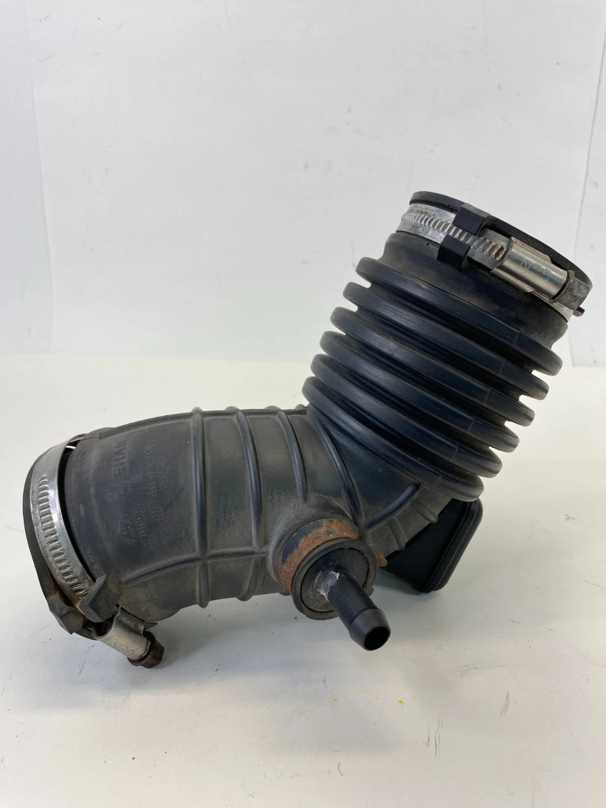 2017-2020 HYUNDAI ELANTRA 2.0L AIR CLEANER INTAKE DUCT HOSE TUBE 28140-F2400 OEM